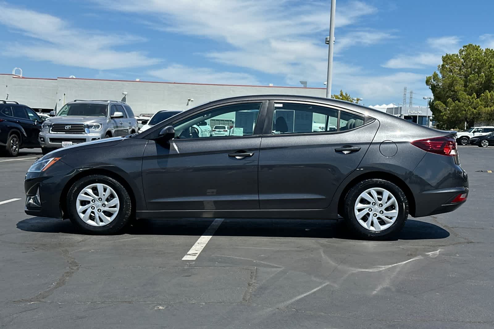 Thumbnail: 2020 Hyundai Elantra - 9