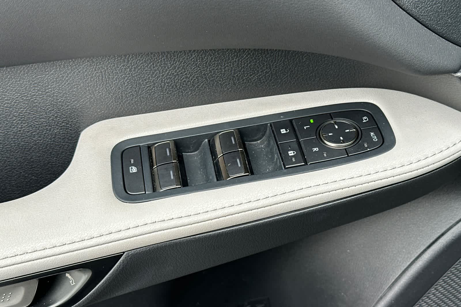 Thumbnail: 2025 Lexus RX - 13