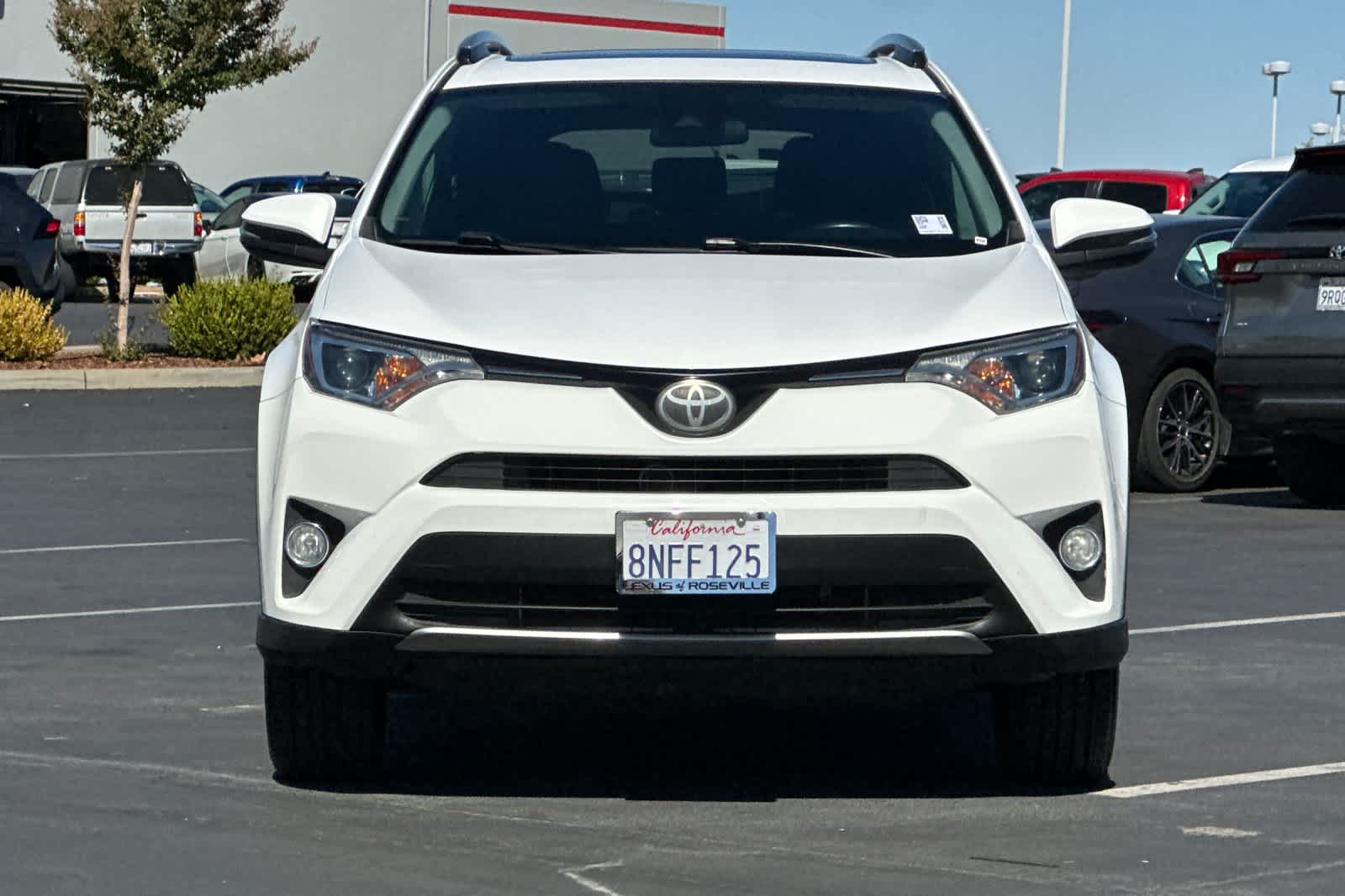 Thumbnail: 2018 Toyota RAV4 - 10