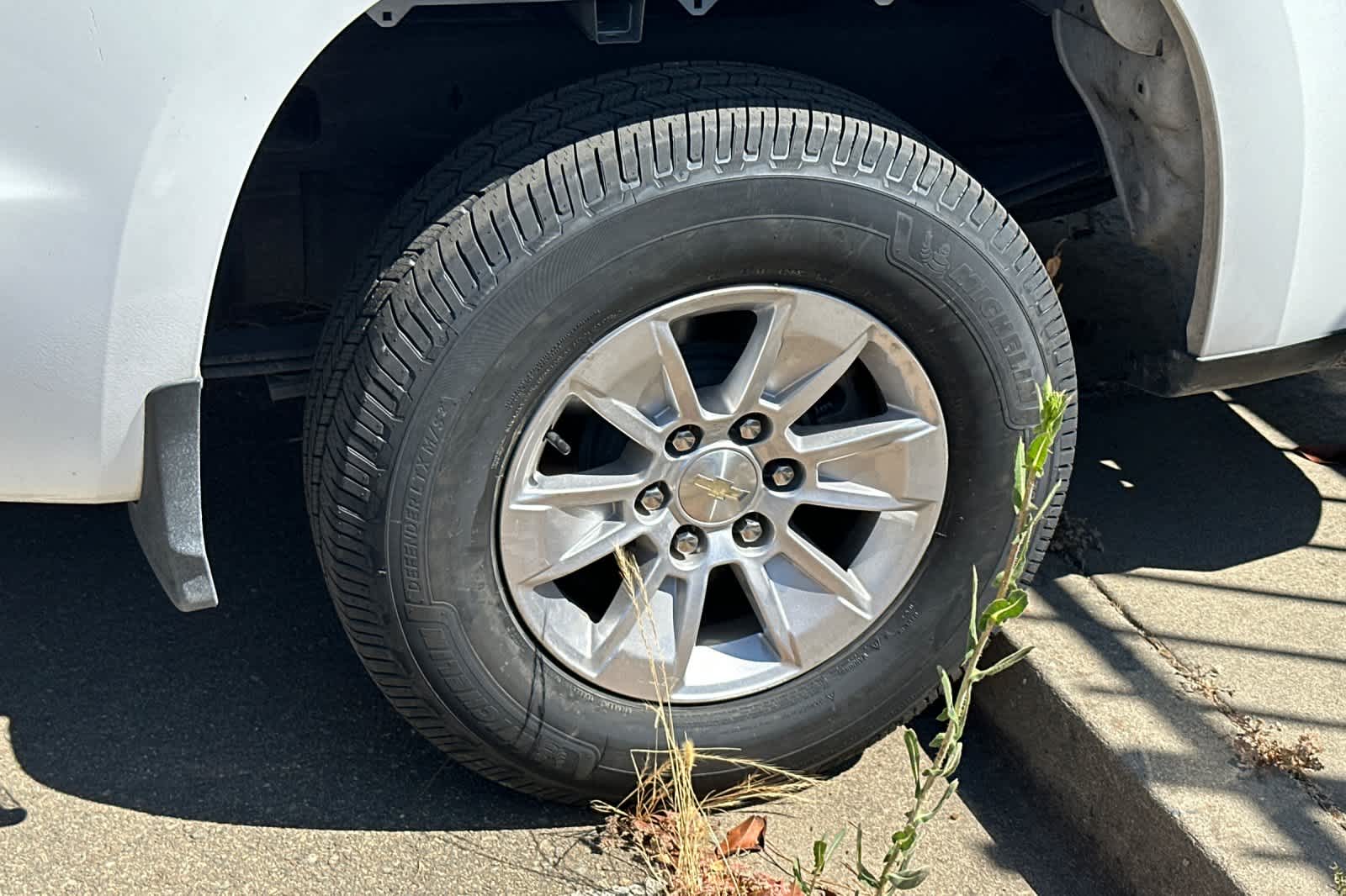 Thumbnail: 2019 Chevrolet Silverado 1500 - 17