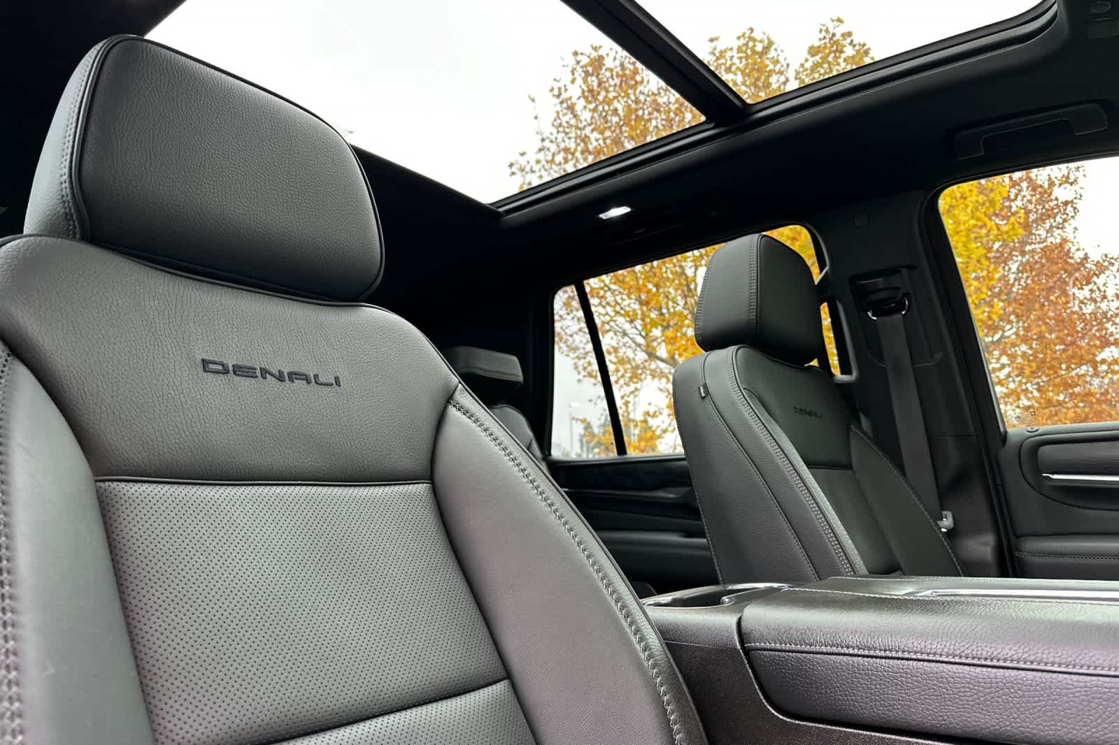 Thumbnail: 2021 GMC Yukon - 18