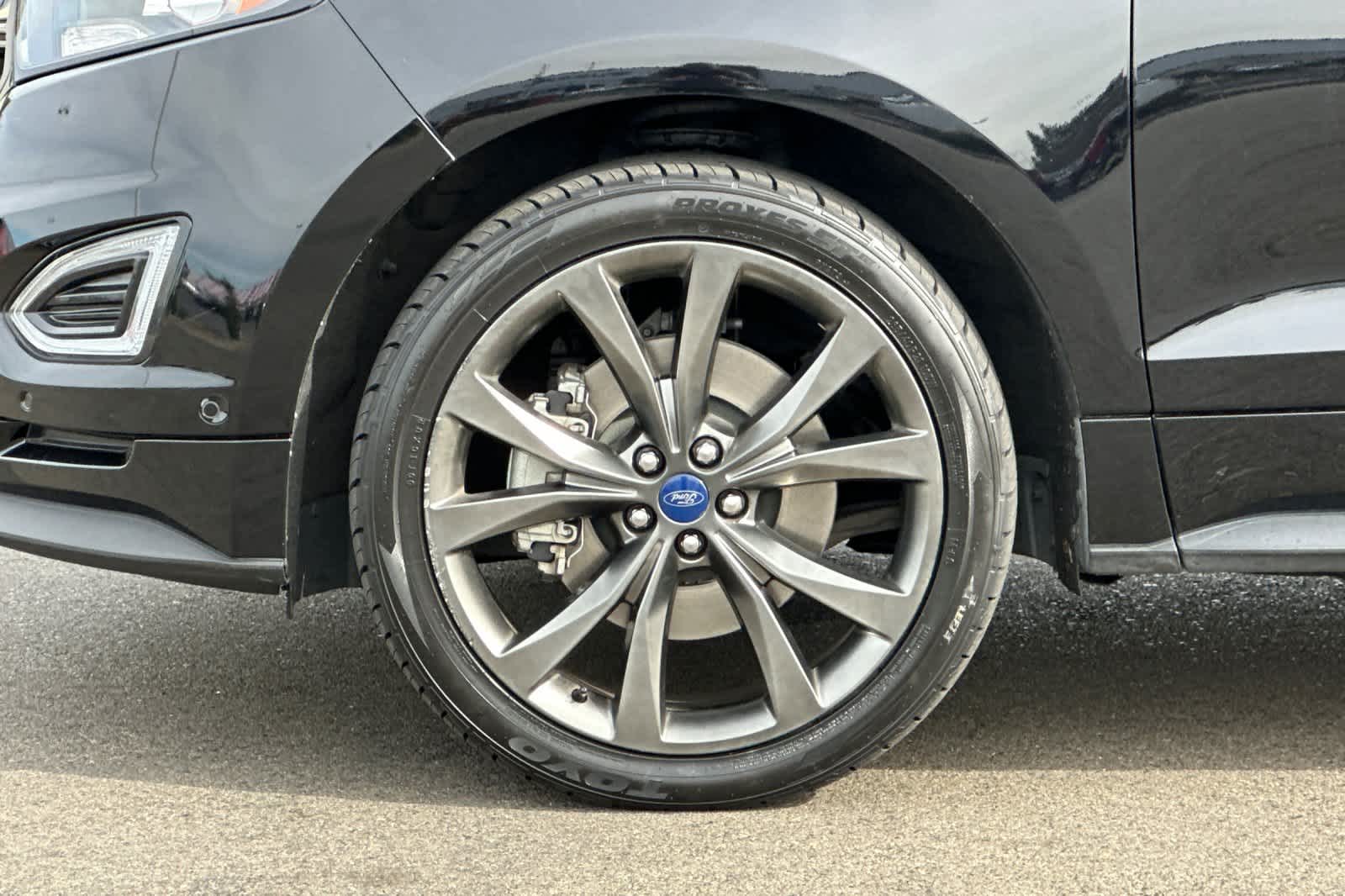 Thumbnail: 2017 Ford Edge - 32