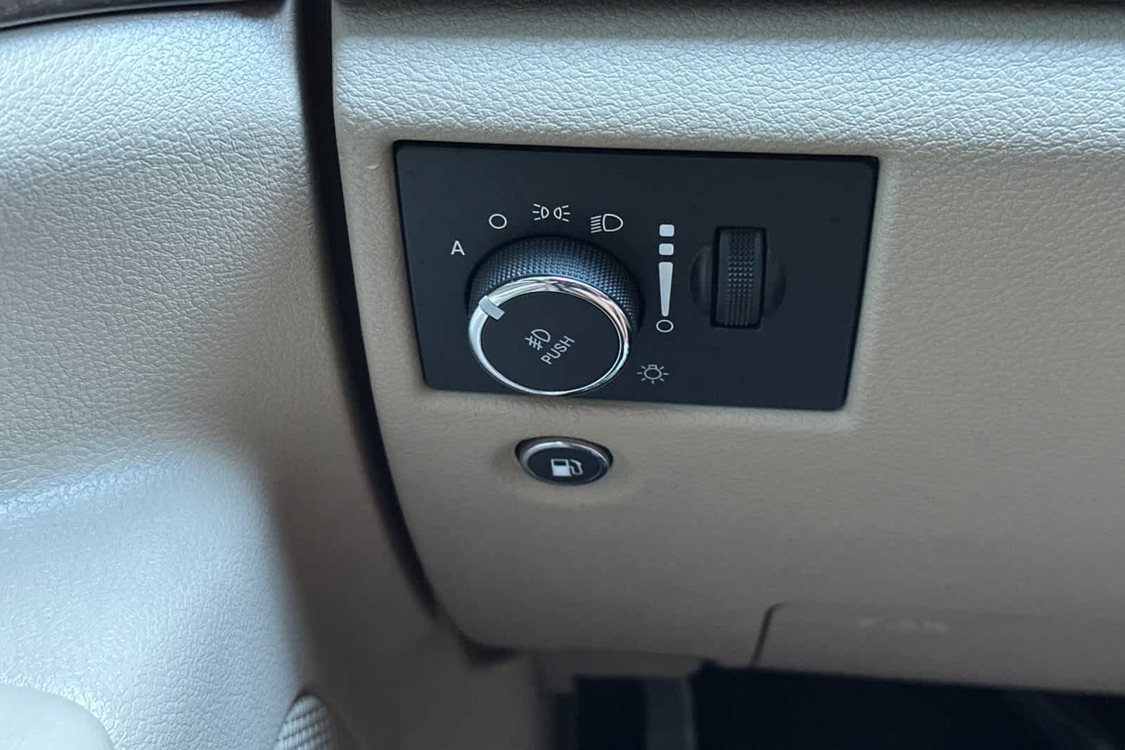 Thumbnail: 2018 Jeep Grand Cherokee - 30