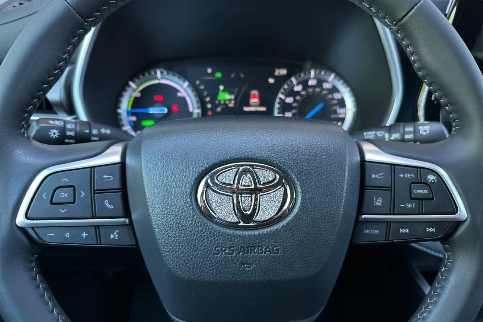 Thumbnail: 2022 Toyota Highlander - 25
