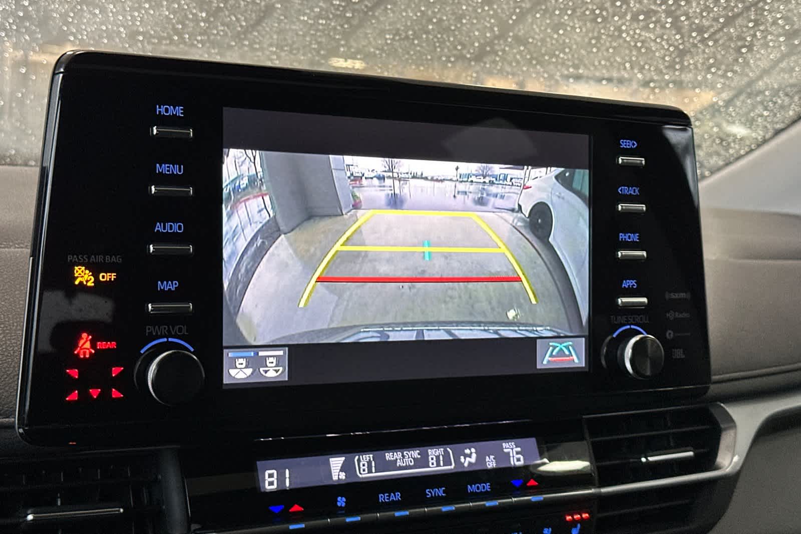 Thumbnail: 2022 Toyota Sienna - 22