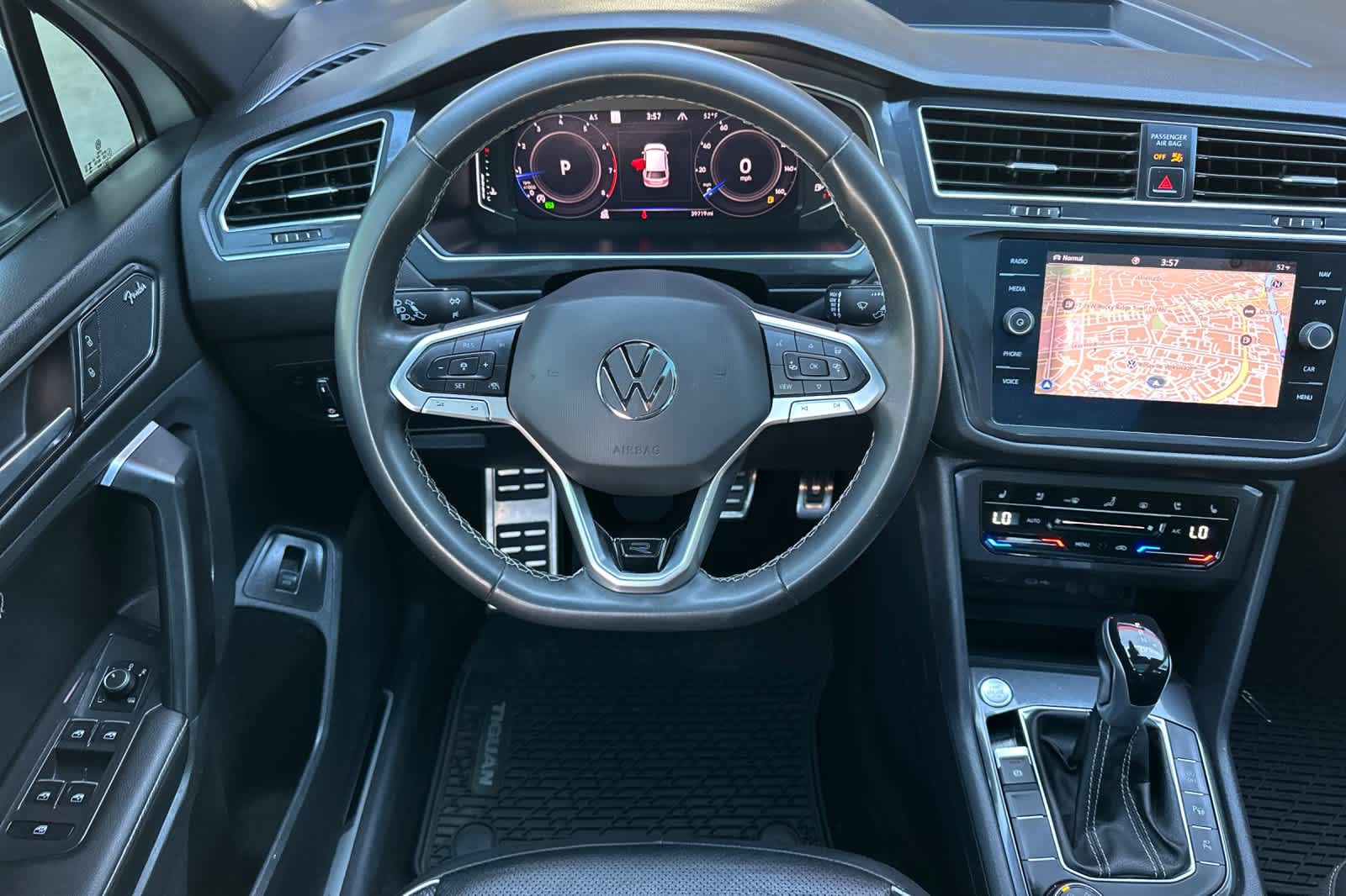 Thumbnail: 2023 Volkswagen Tiguan - 15