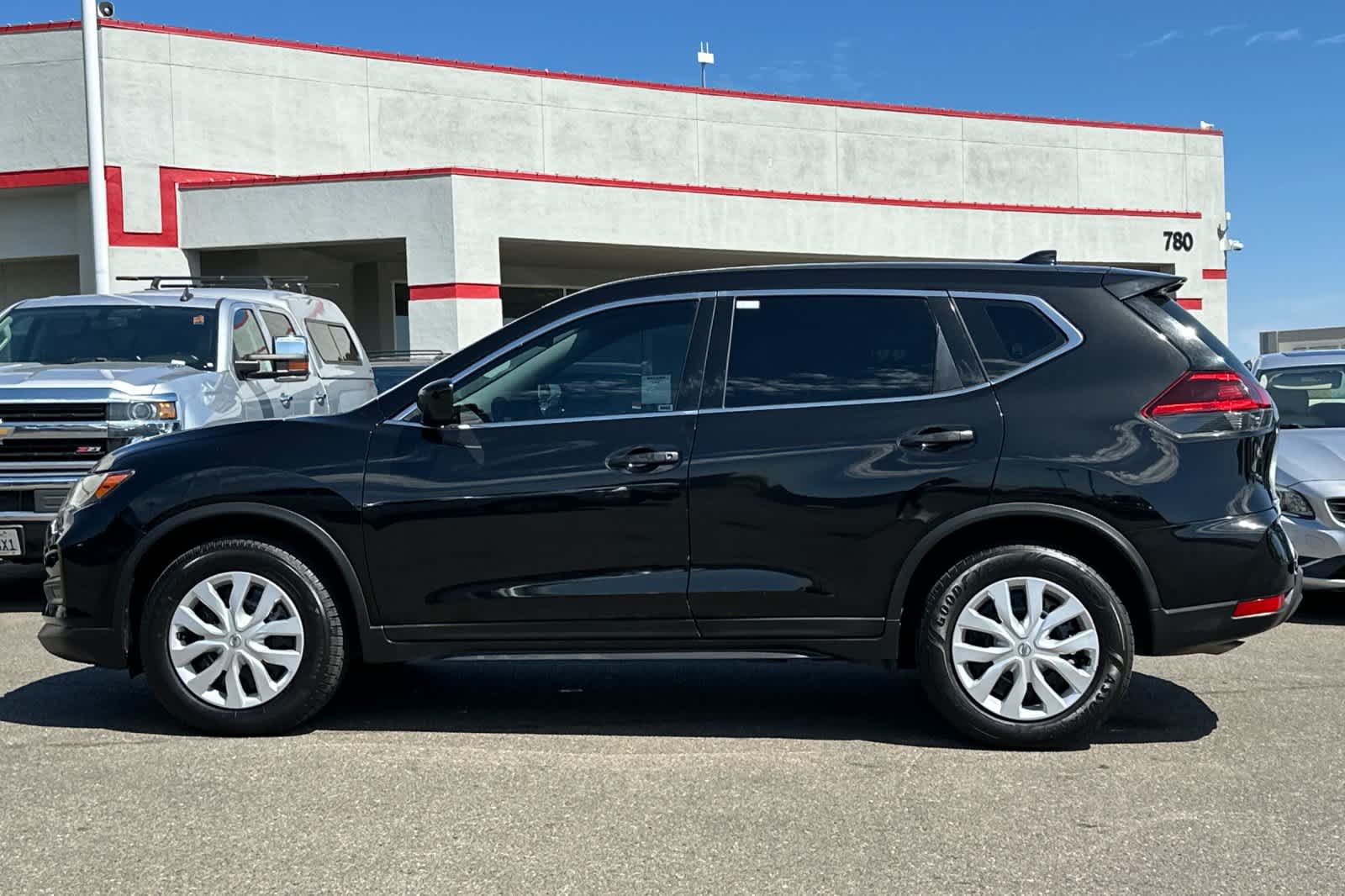 Thumbnail: 2020 Nissan Rogue - 9