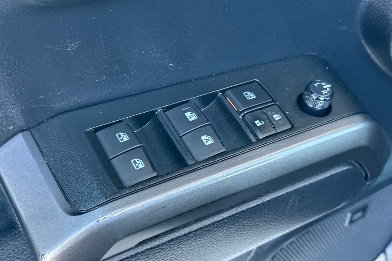 Thumbnail: 2019 Toyota Tacoma - 13