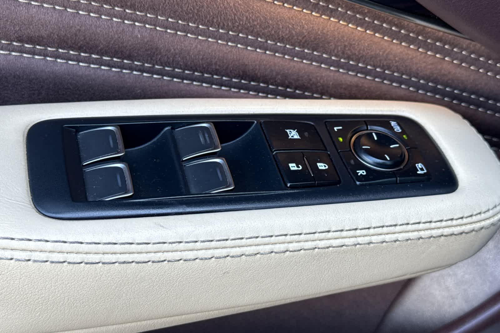 Thumbnail: 2019 Lexus LS - 13