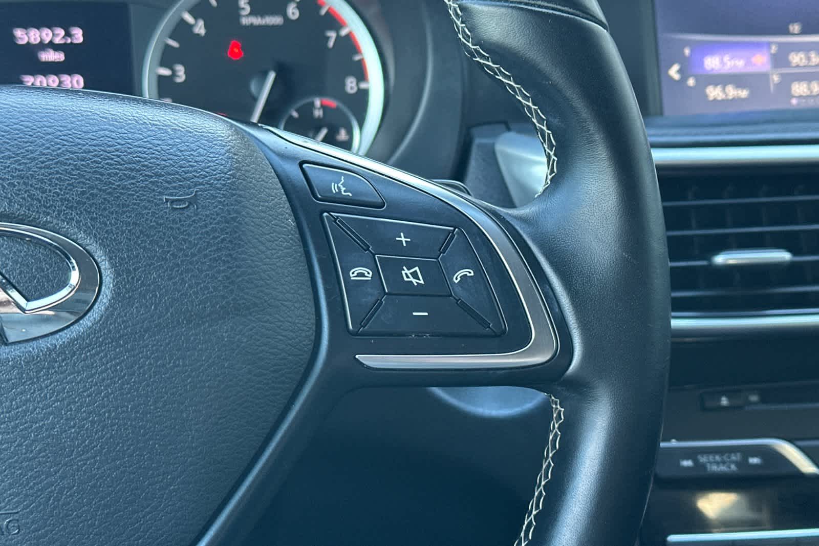 Thumbnail: 2018 INFINITI QX30 - 27