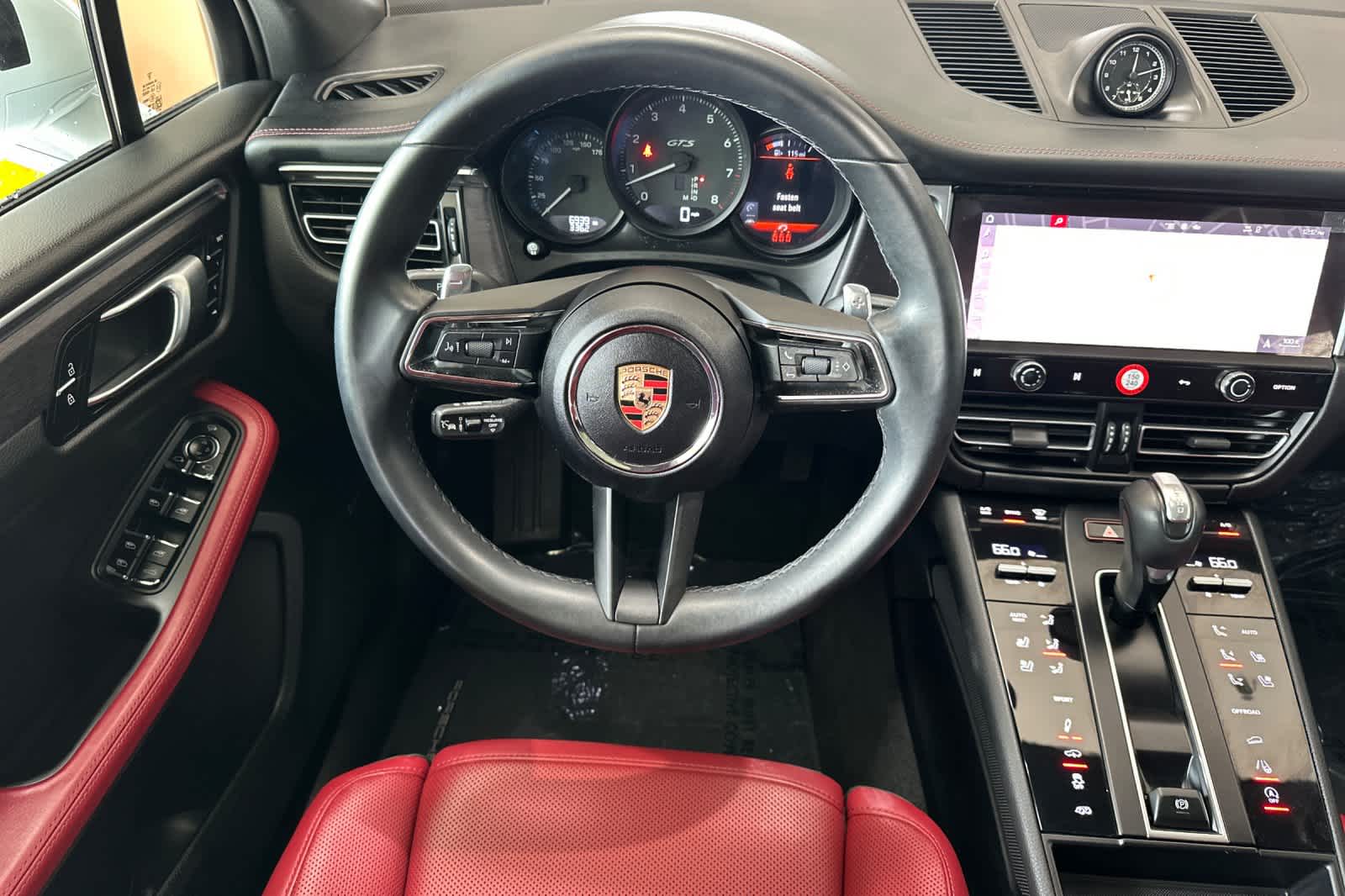 Thumbnail: 2023 Porsche Macan - 15