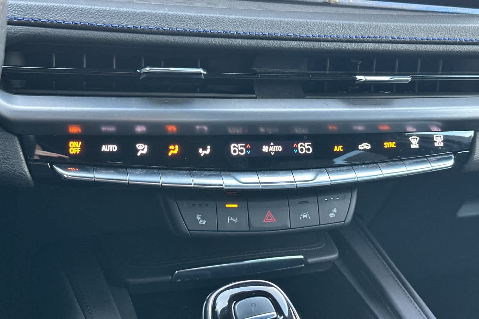 Thumbnail: 2024 Cadillac XT4 - 23