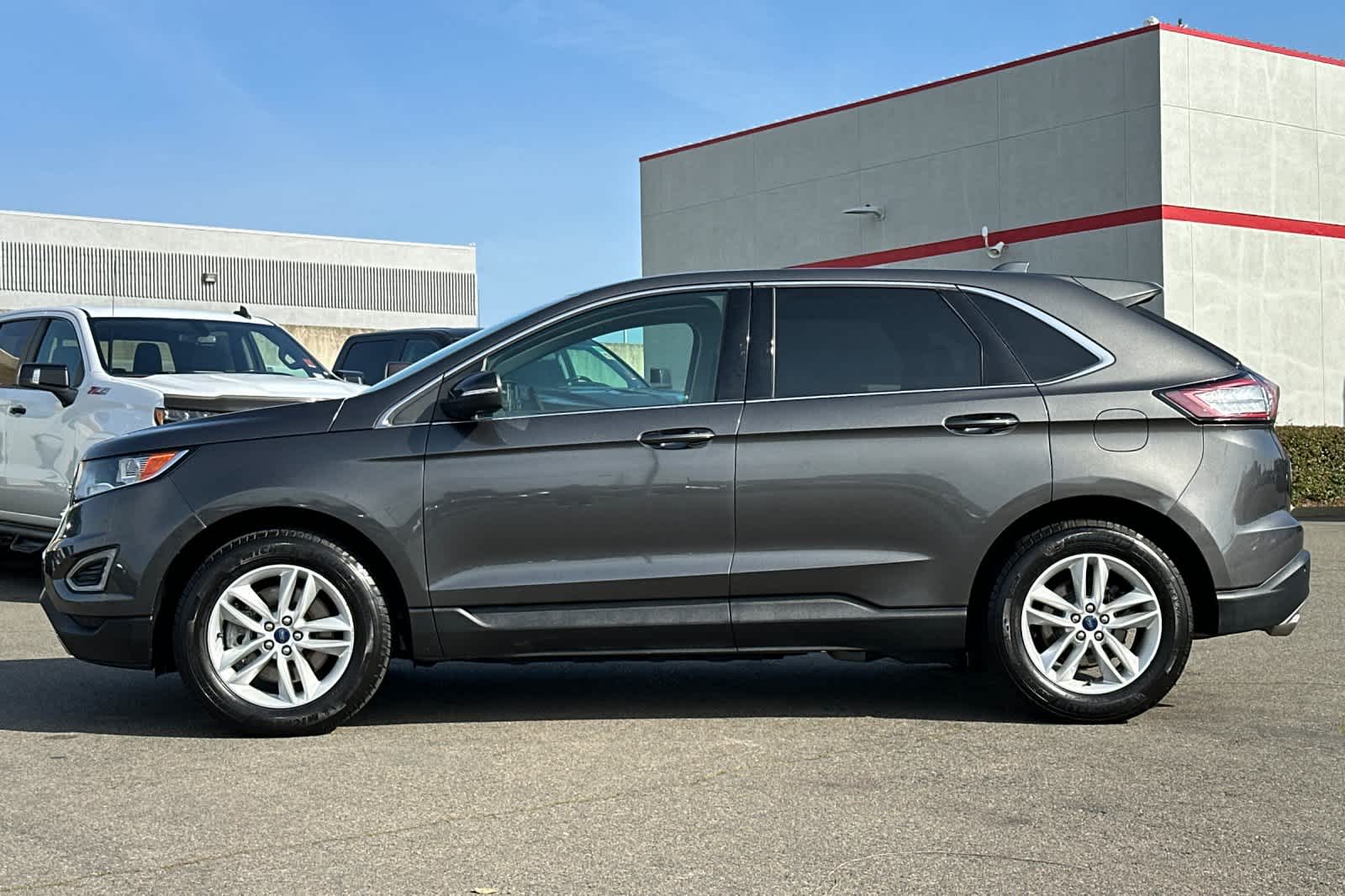 Thumbnail: 2015 Ford Edge - 9