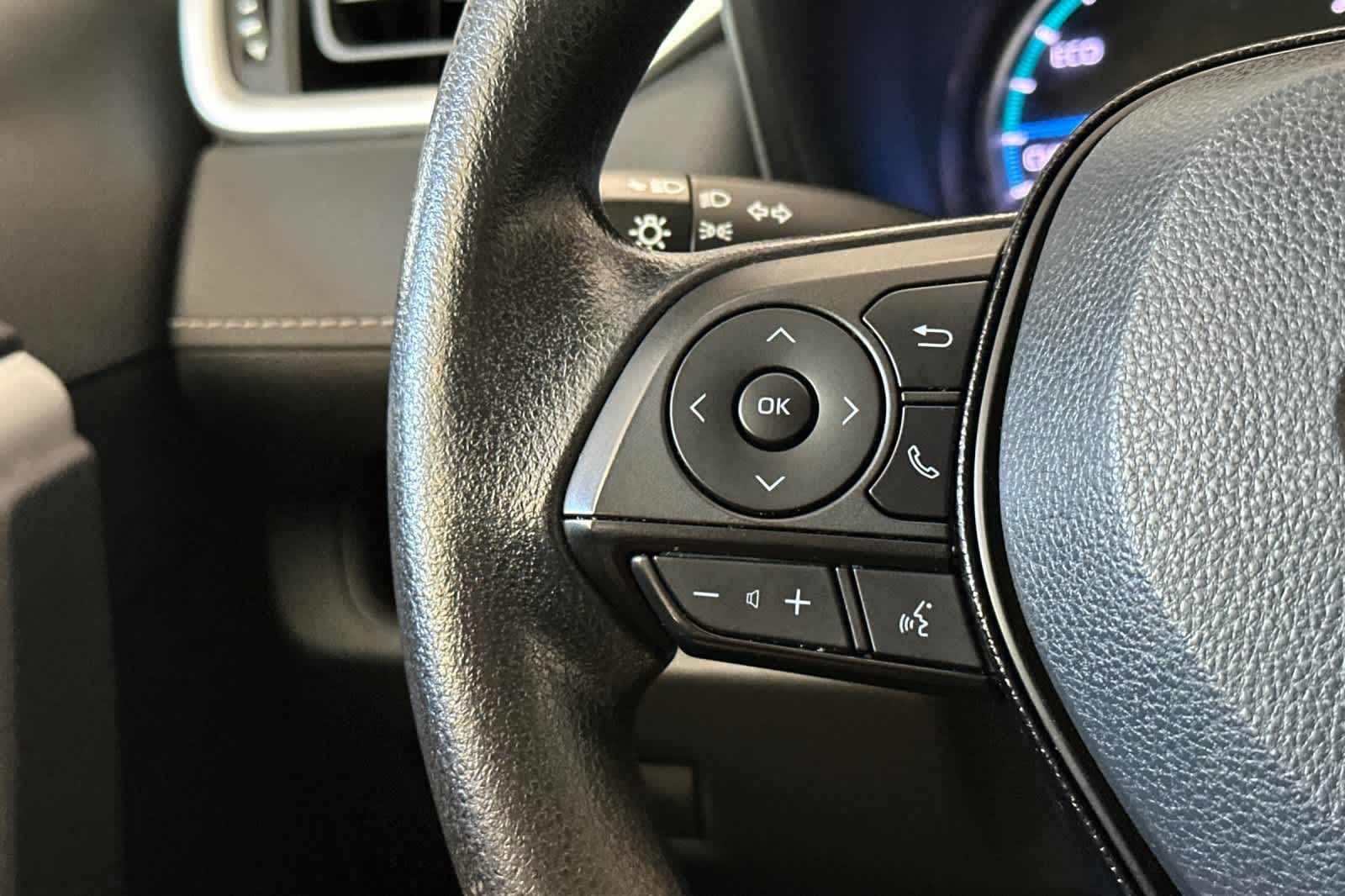 Thumbnail: 2021 Toyota RAV4 - 25