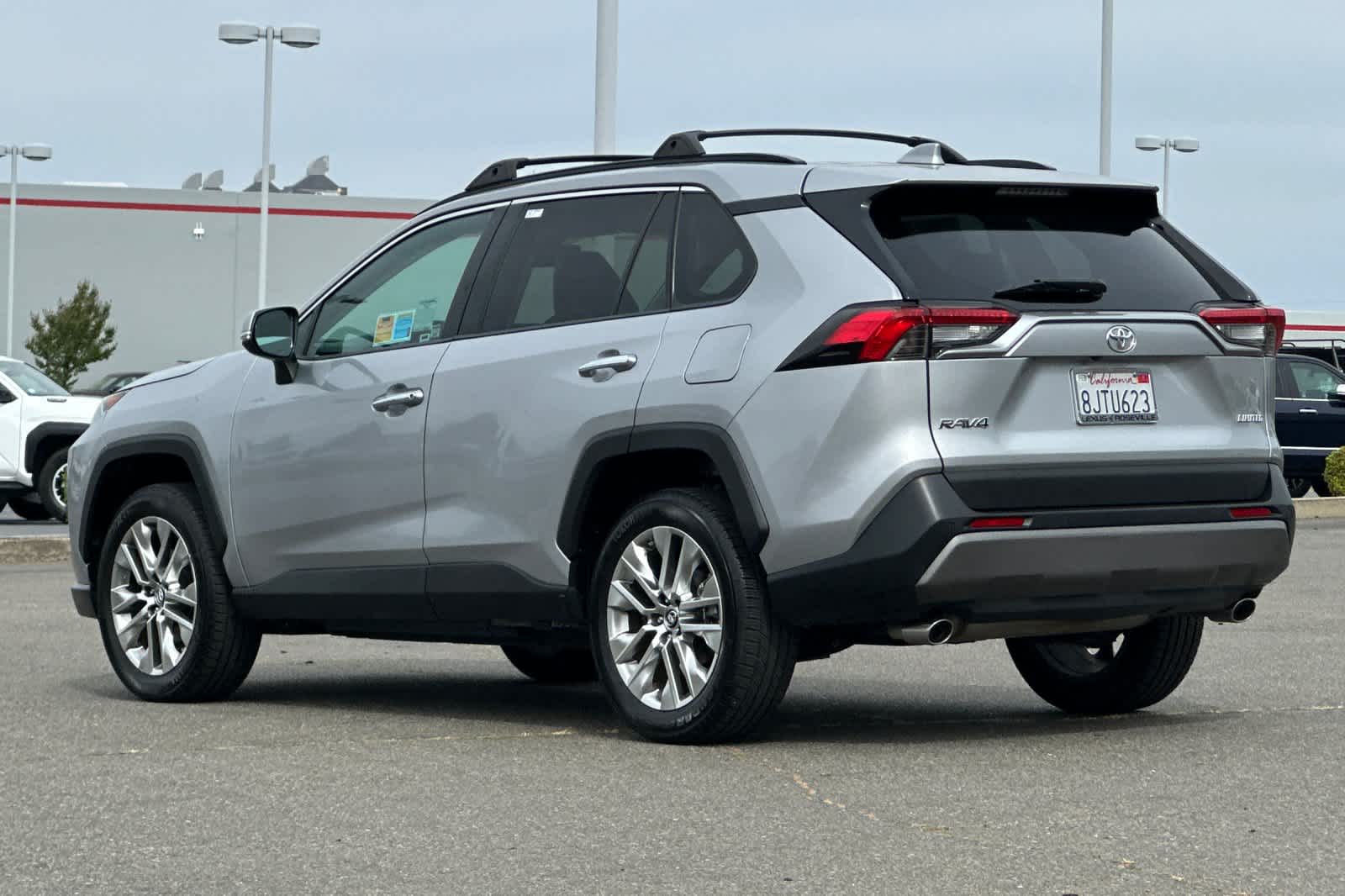 Thumbnail: 2019 Toyota RAV4 - 7