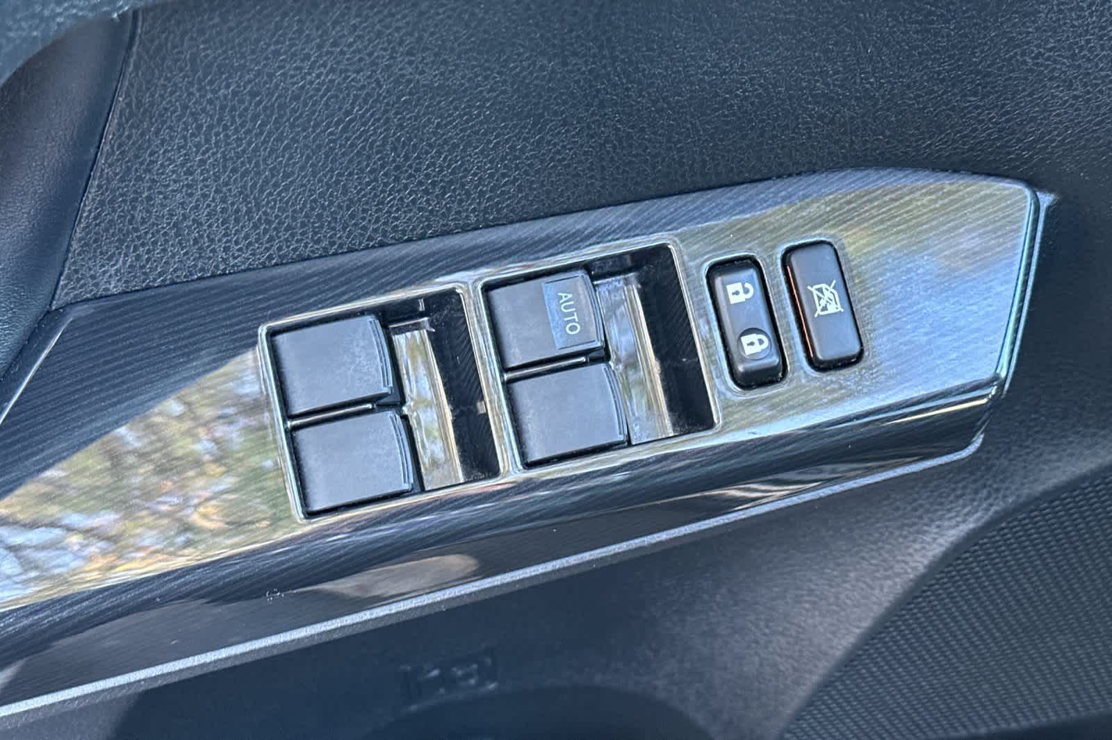 Thumbnail: 2016 Toyota RAV4 - 13