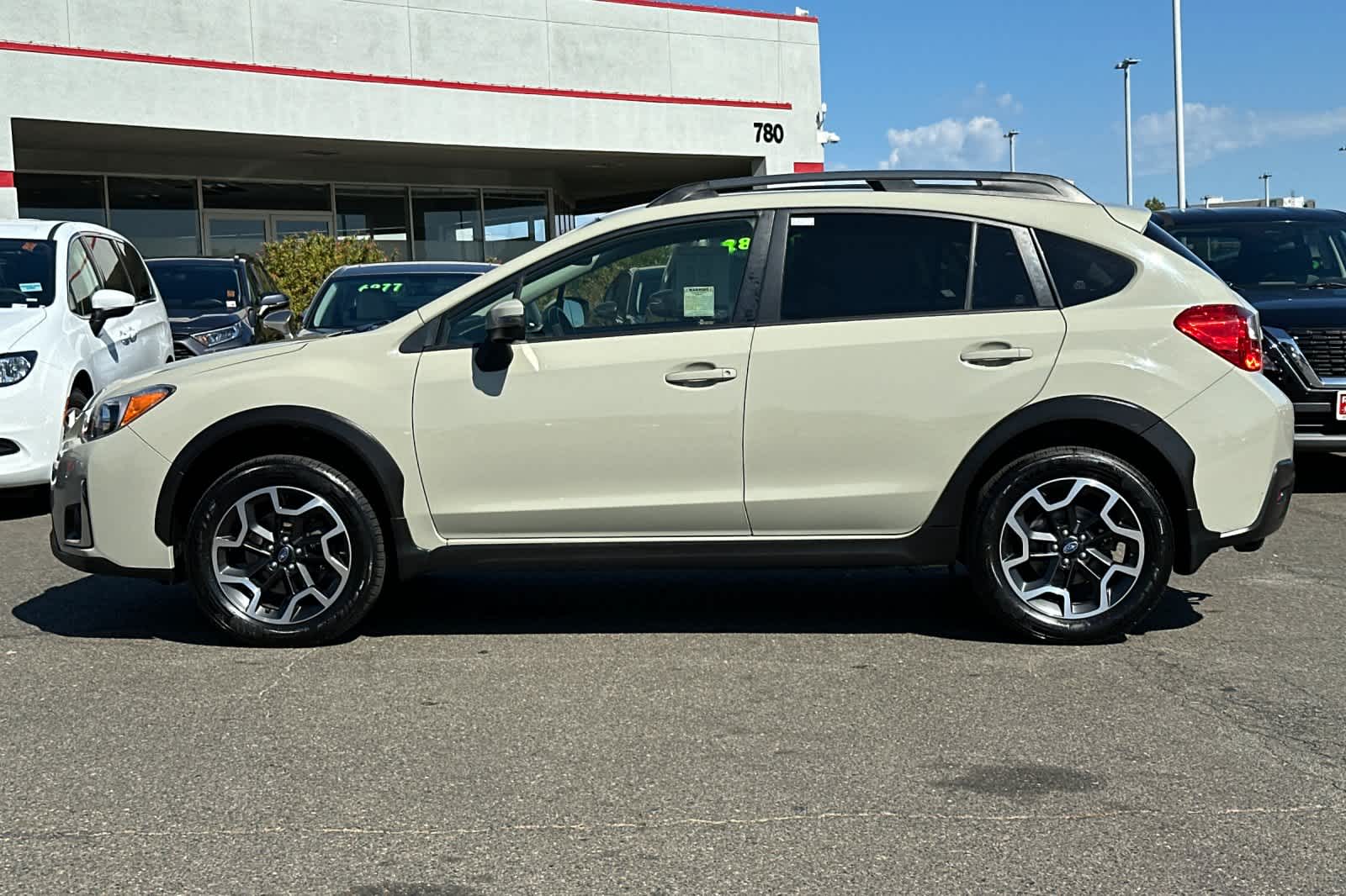 Thumbnail: 2016 Subaru Crosstrek - 9