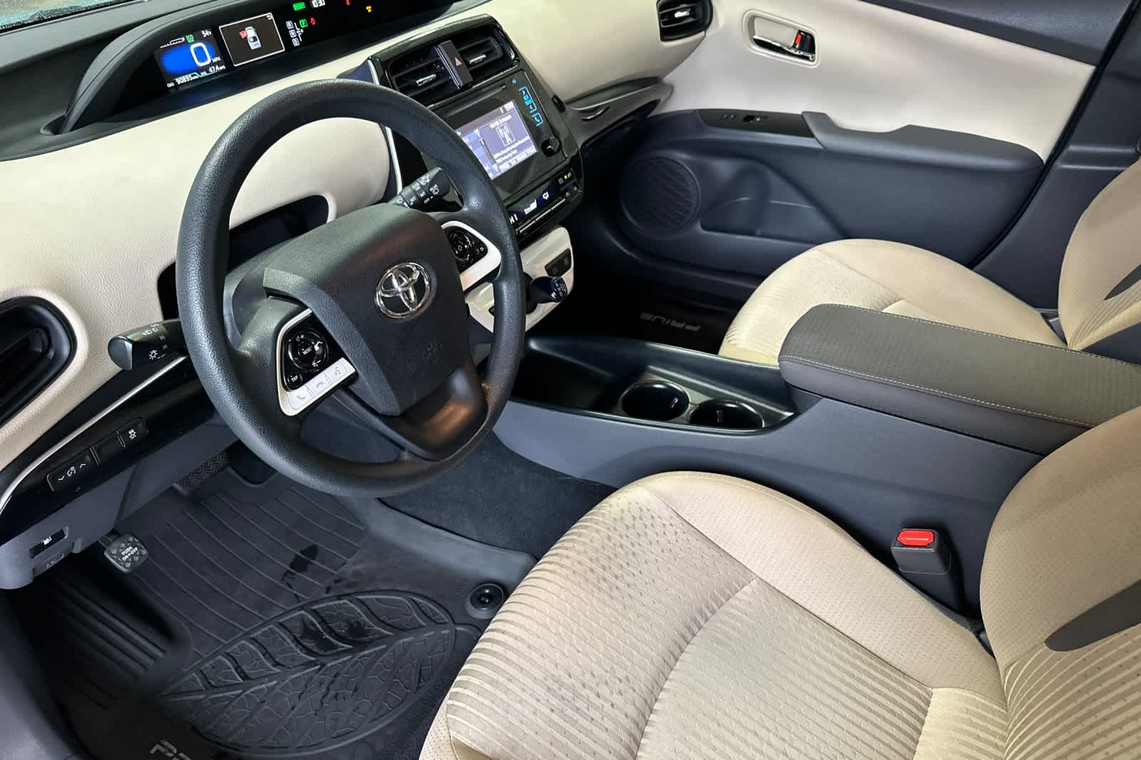 Thumbnail: 2016 Toyota Prius - 11