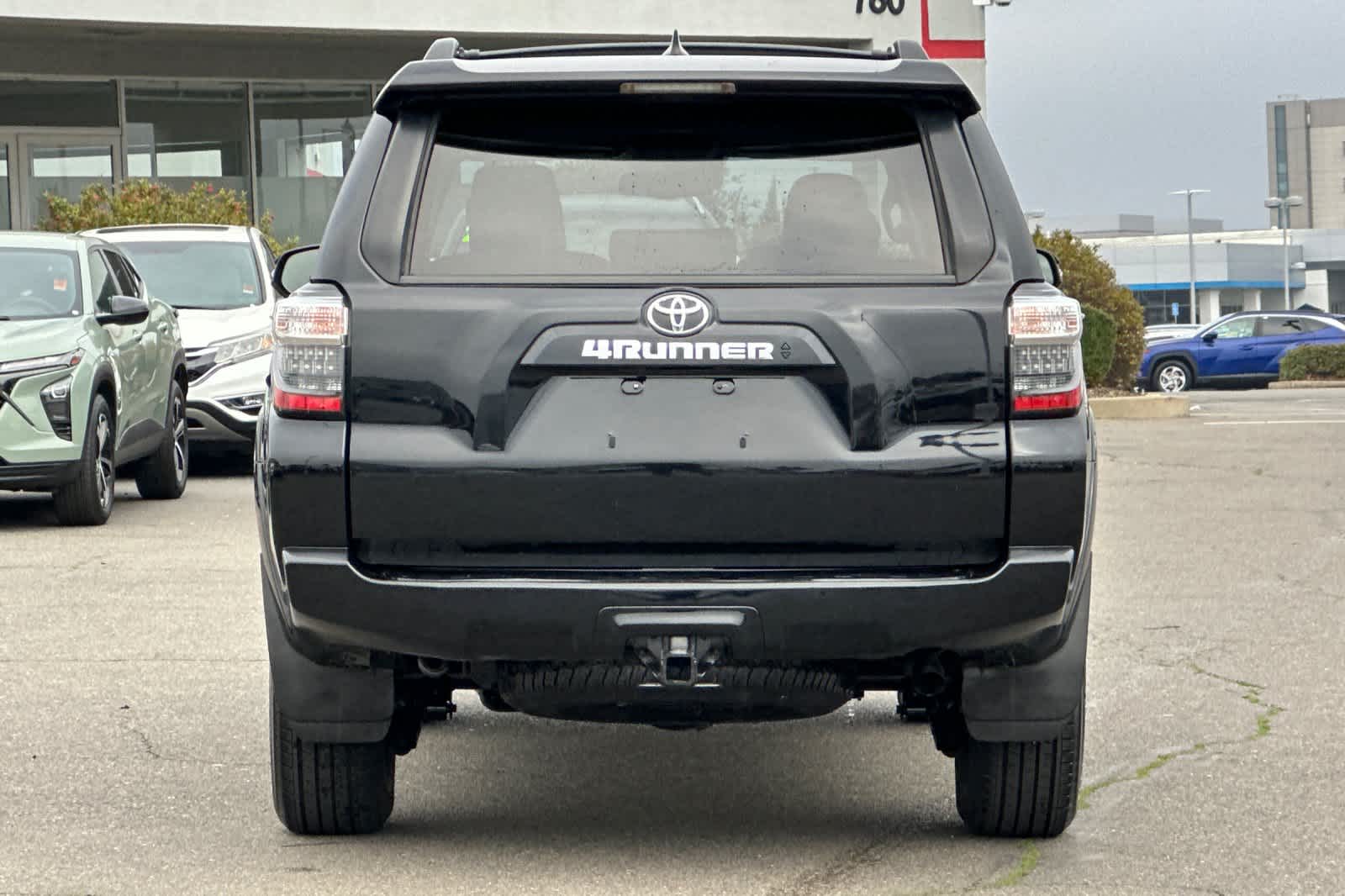 Thumbnail: 2021 Toyota 4Runner - 8