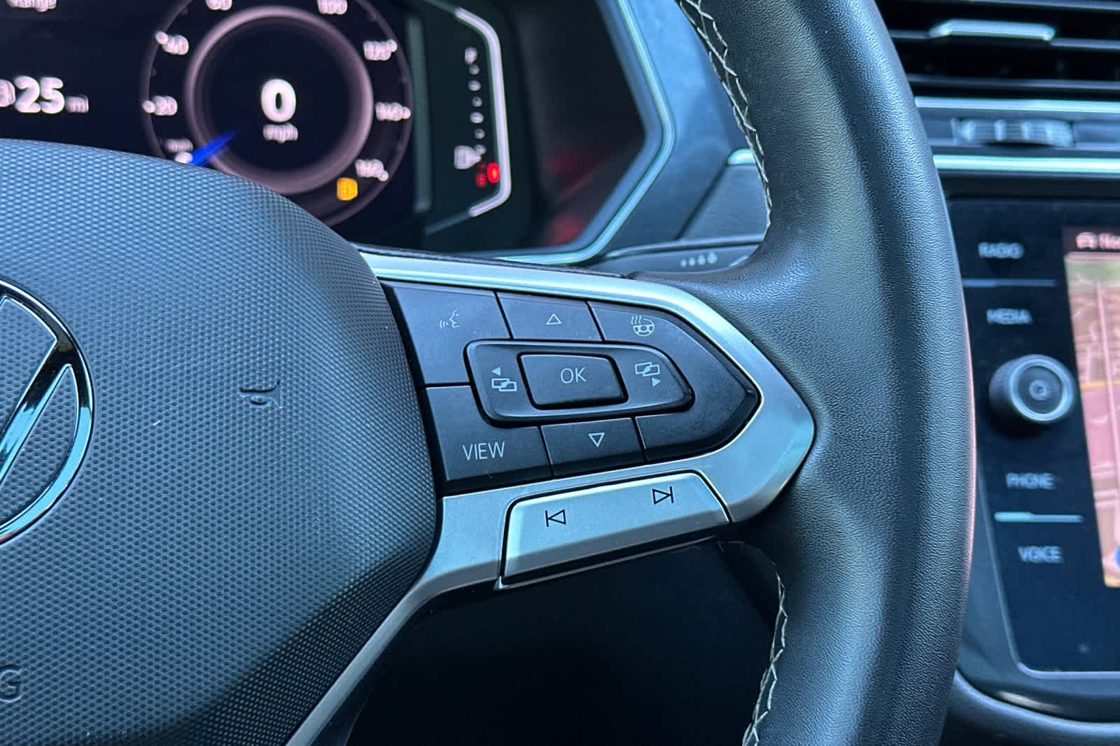 Thumbnail: 2023 Volkswagen Tiguan - 29