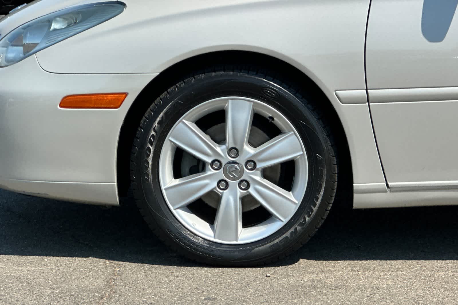 Thumbnail: 2005 Lexus ES - 28