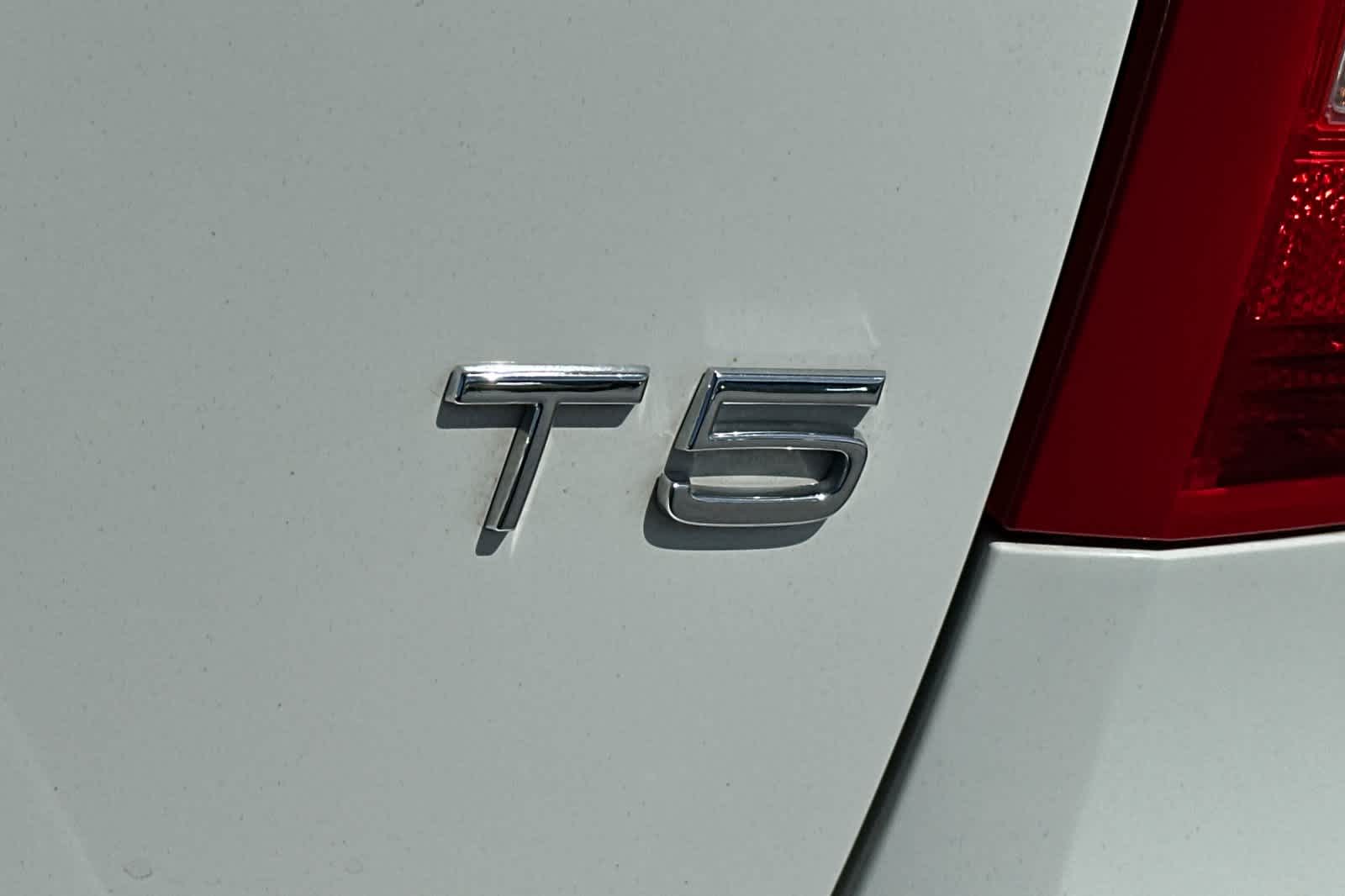 Thumbnail: 2017 Volvo S60 - 31