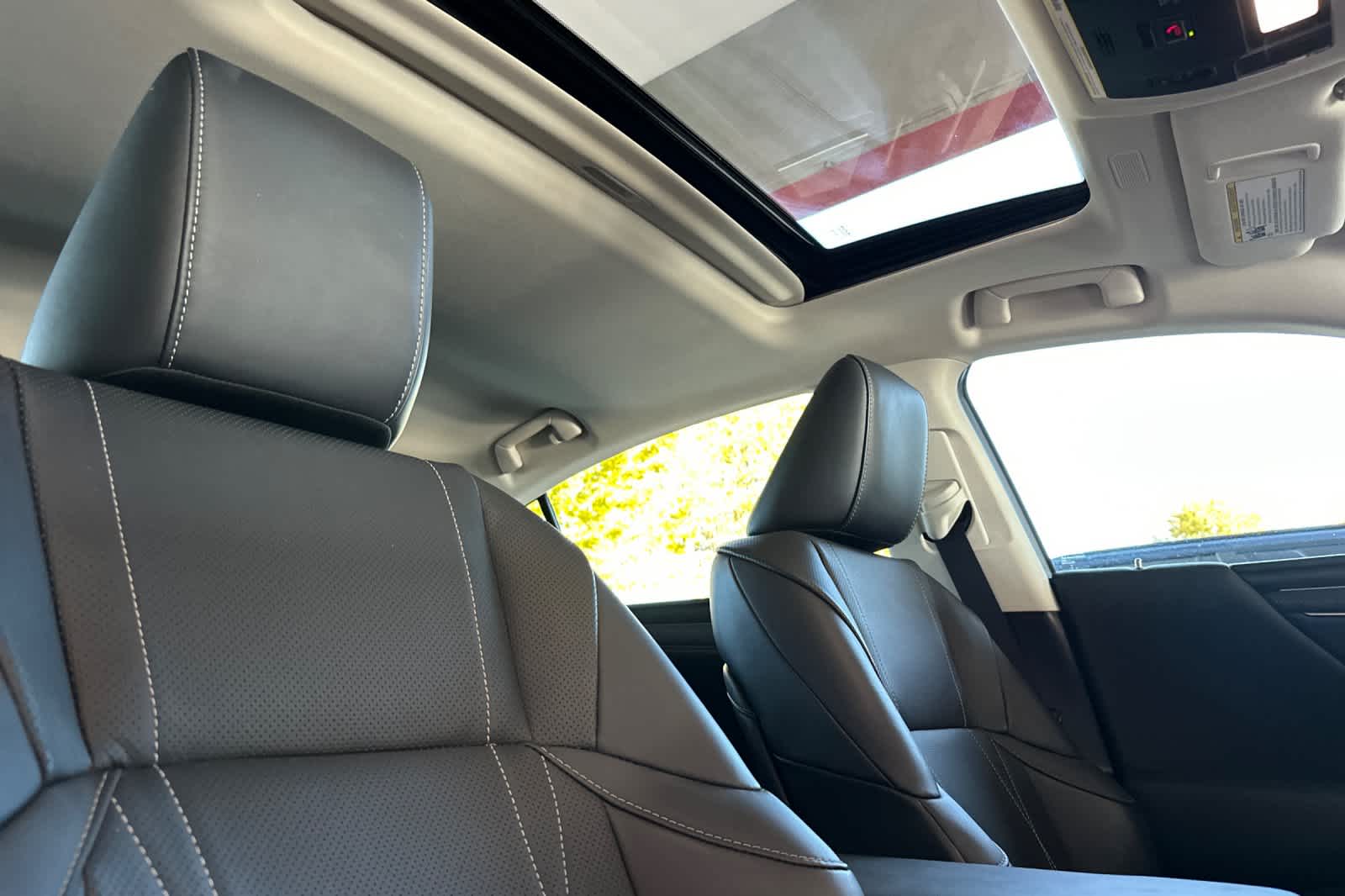 Thumbnail: 2025 Lexus ES - 17