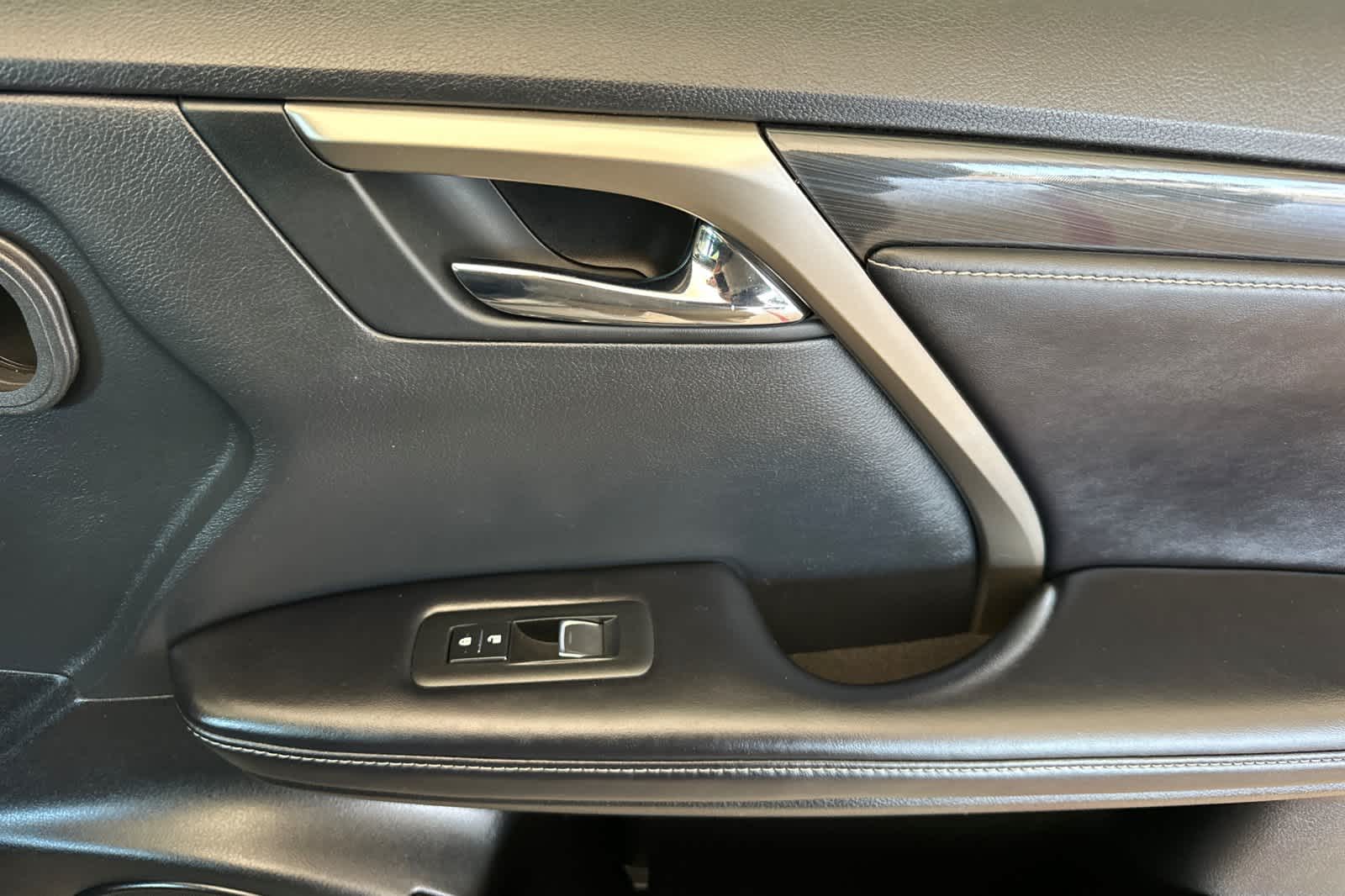 Thumbnail: 2020 Lexus RX - 19