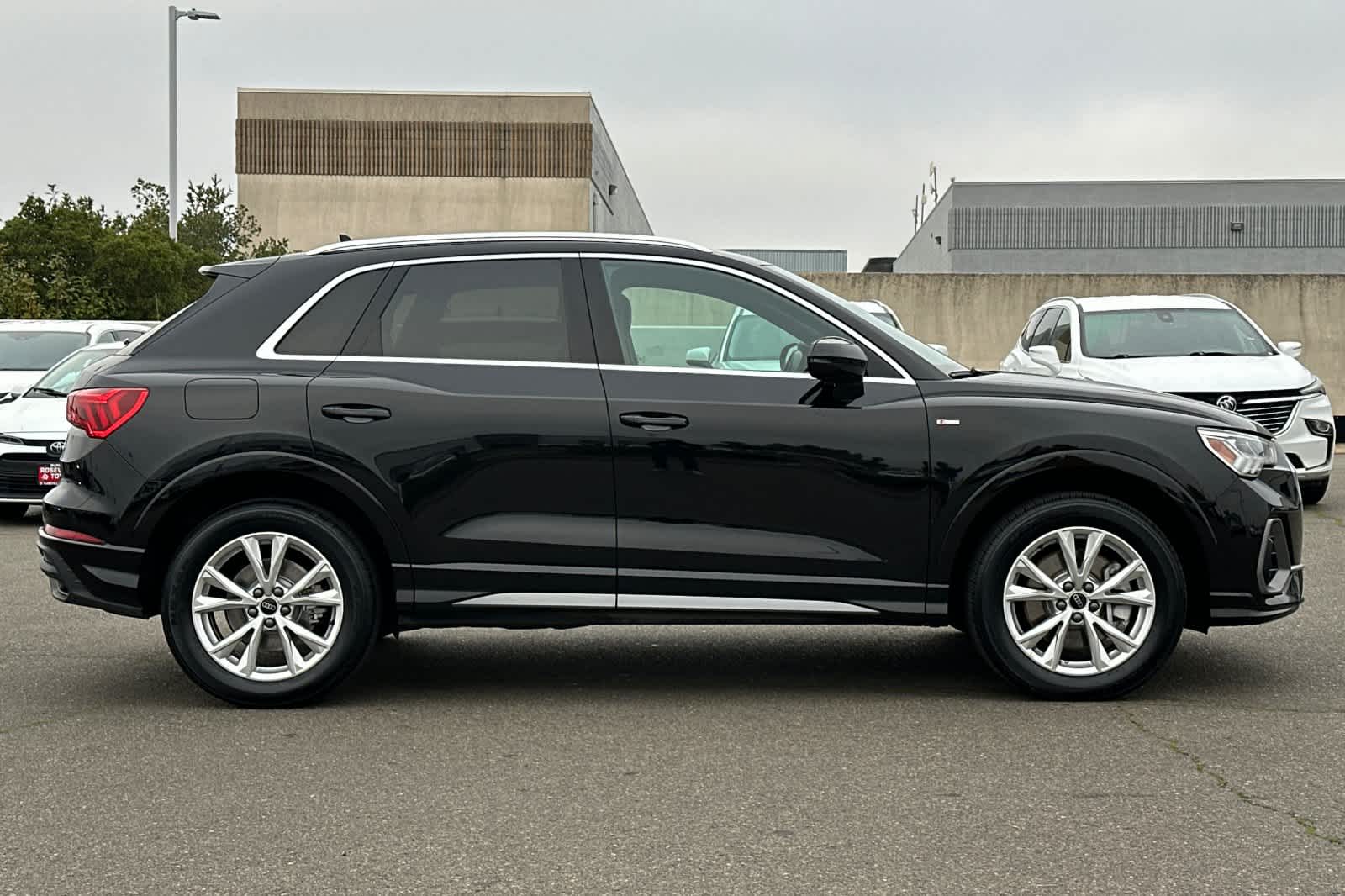 Thumbnail: 2023 Audi Q3 - 6