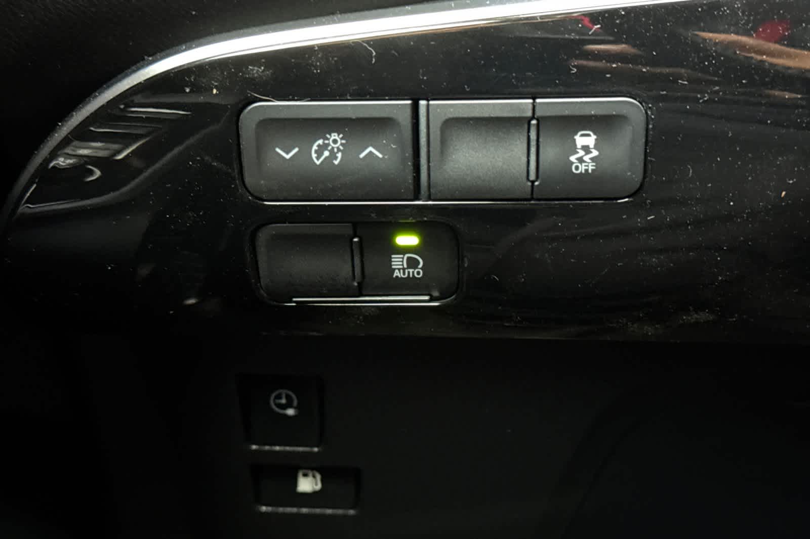 Thumbnail: 2021 Toyota Prius Prime - 30