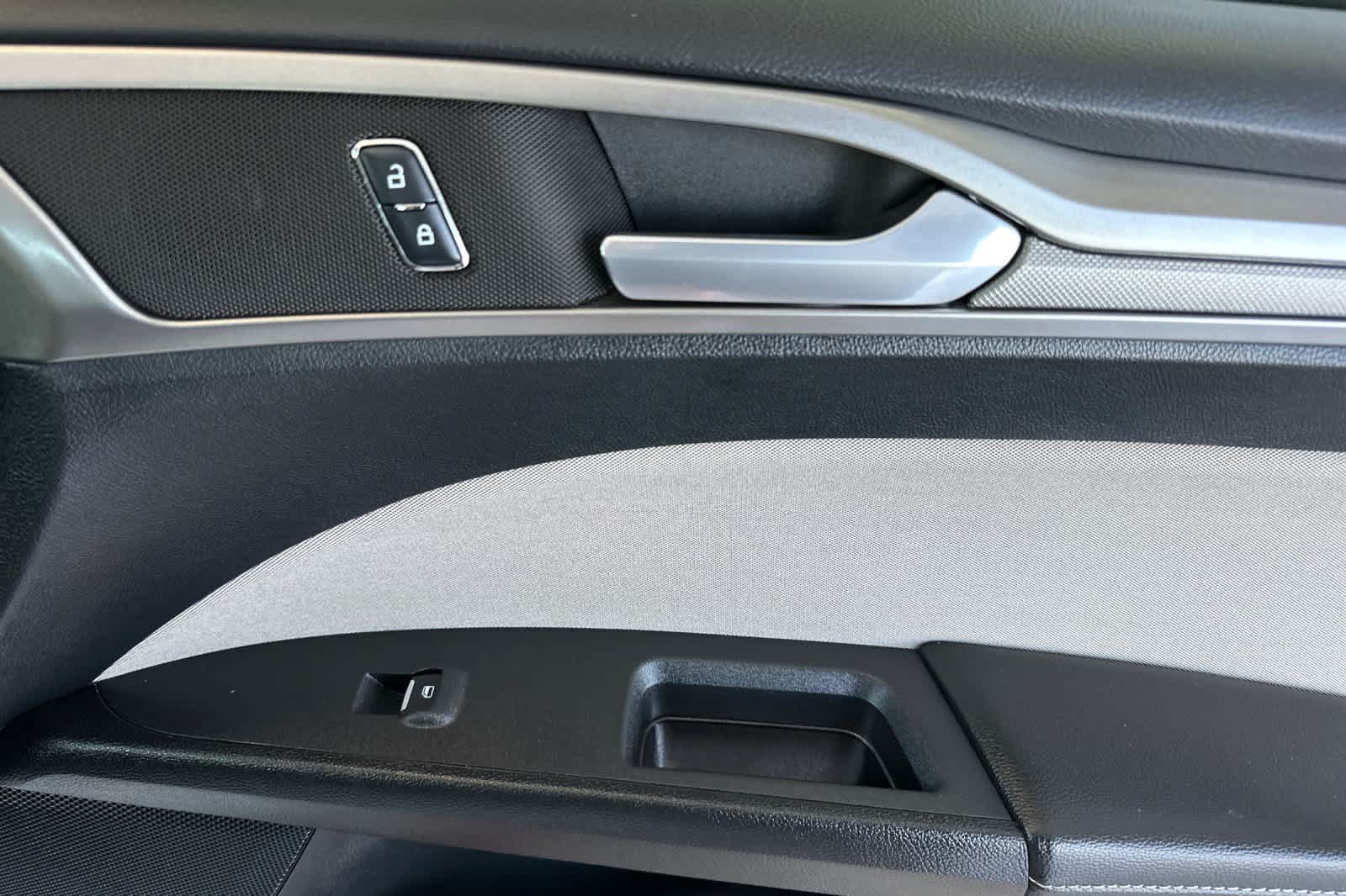 Thumbnail: 2018 Ford Fusion - 17
