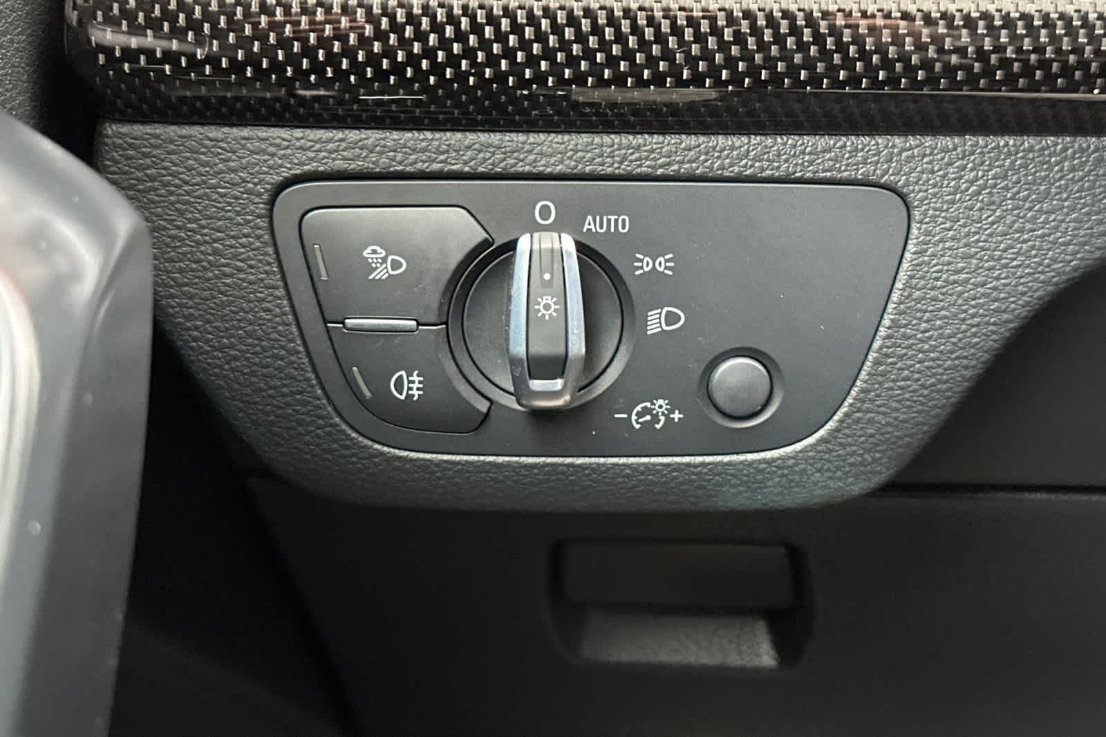 Thumbnail: 2022 Audi SQ5 - 29