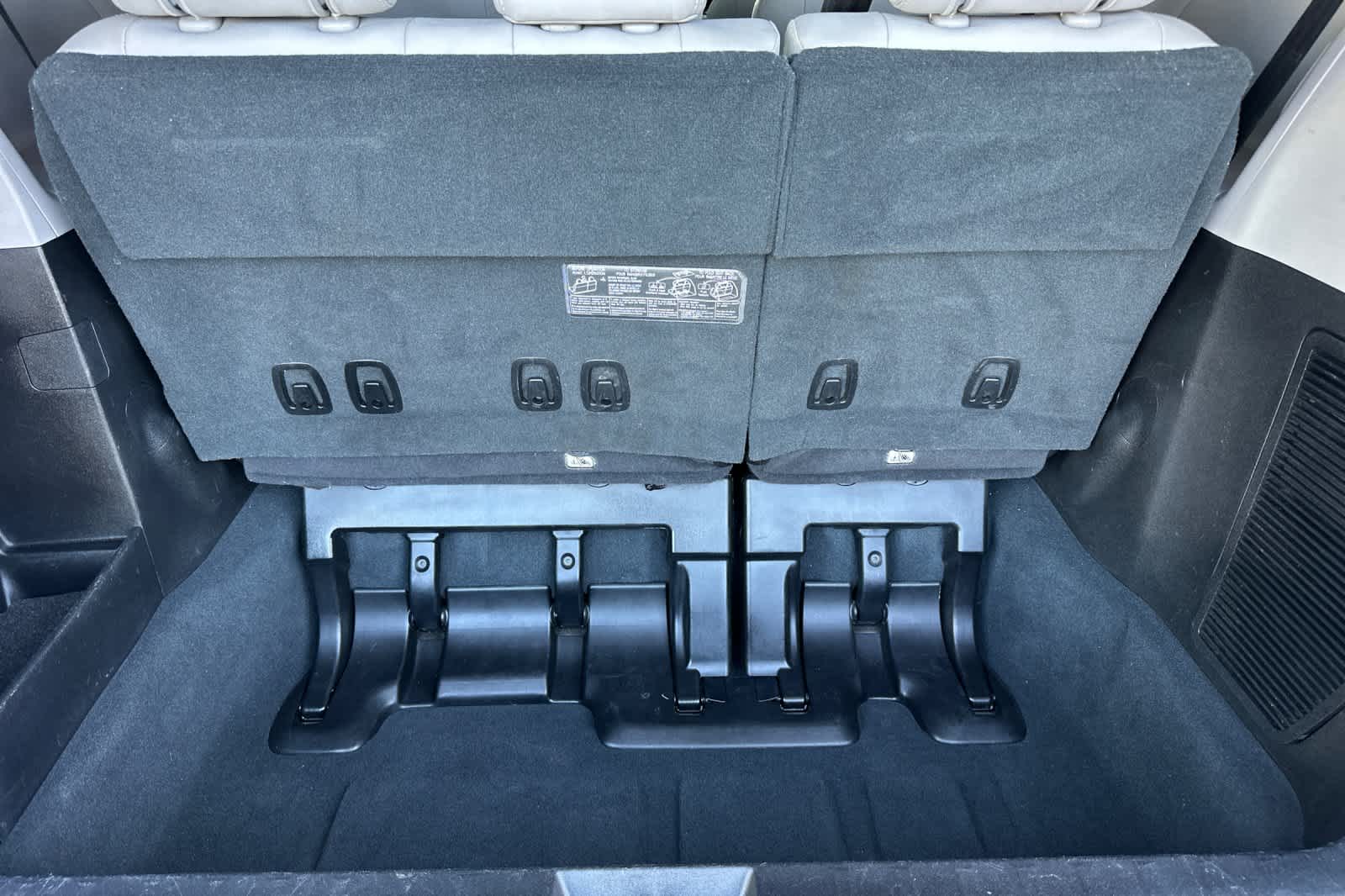 Thumbnail: 2019 Toyota Sienna - 17