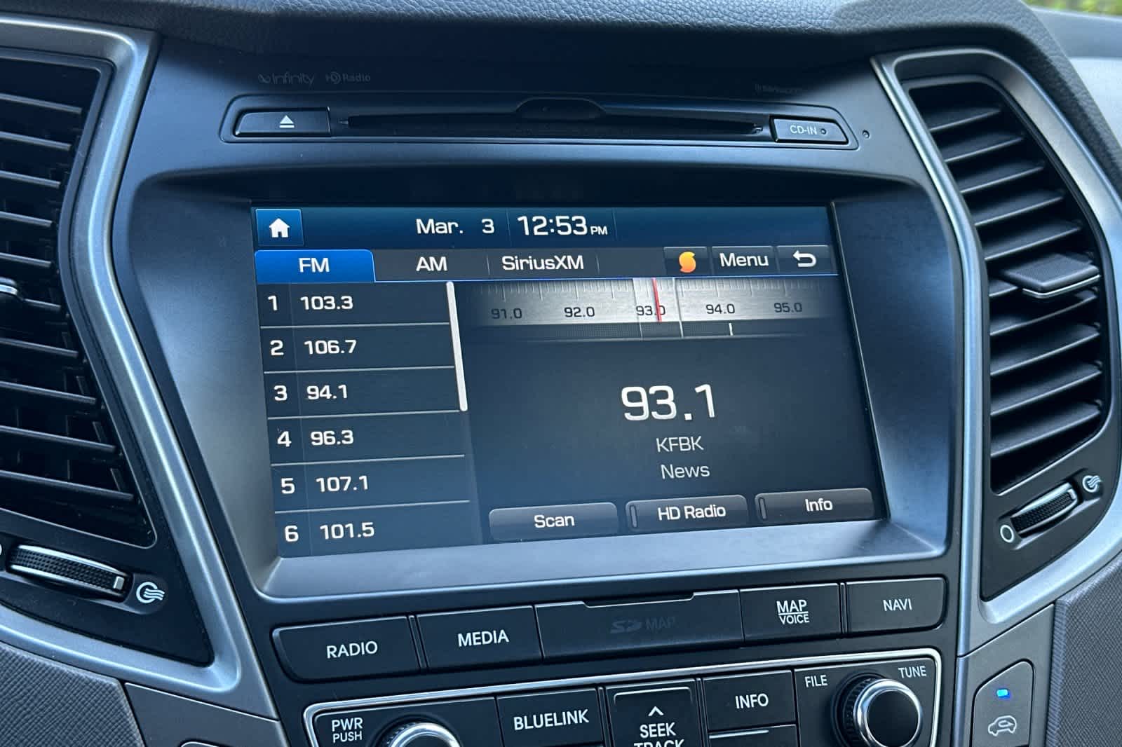 Thumbnail: 2017 Hyundai Santa Fe - 21