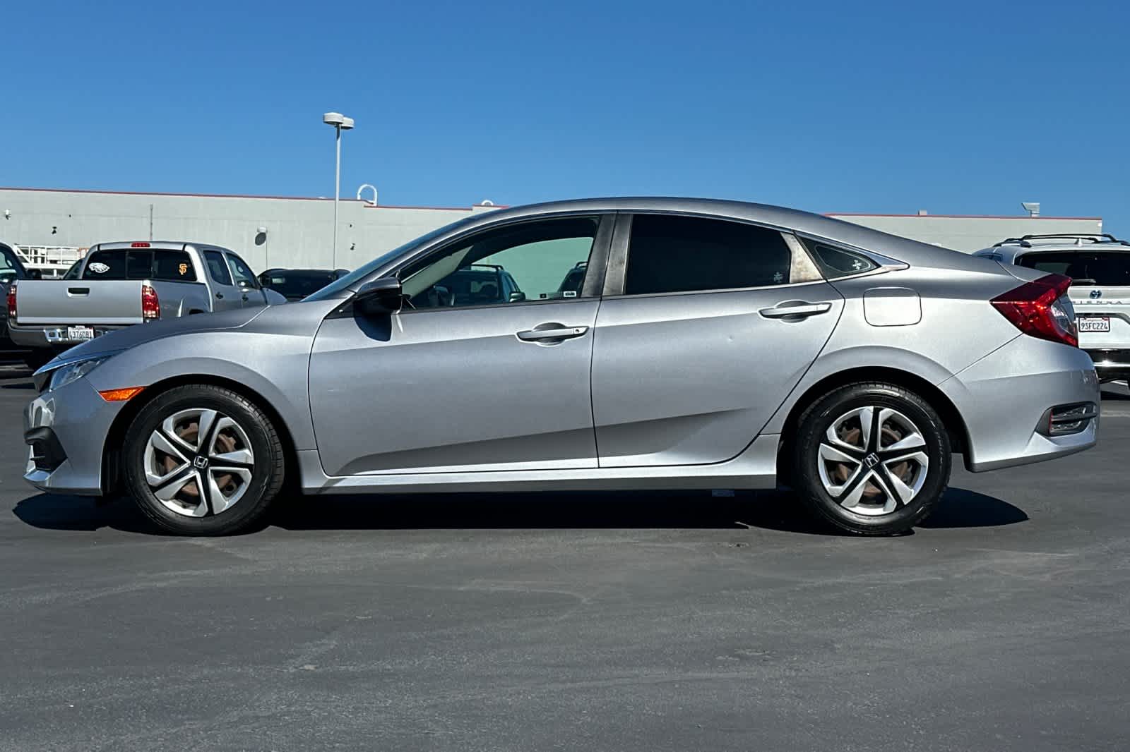 Thumbnail: 2017 Honda Civic - 9