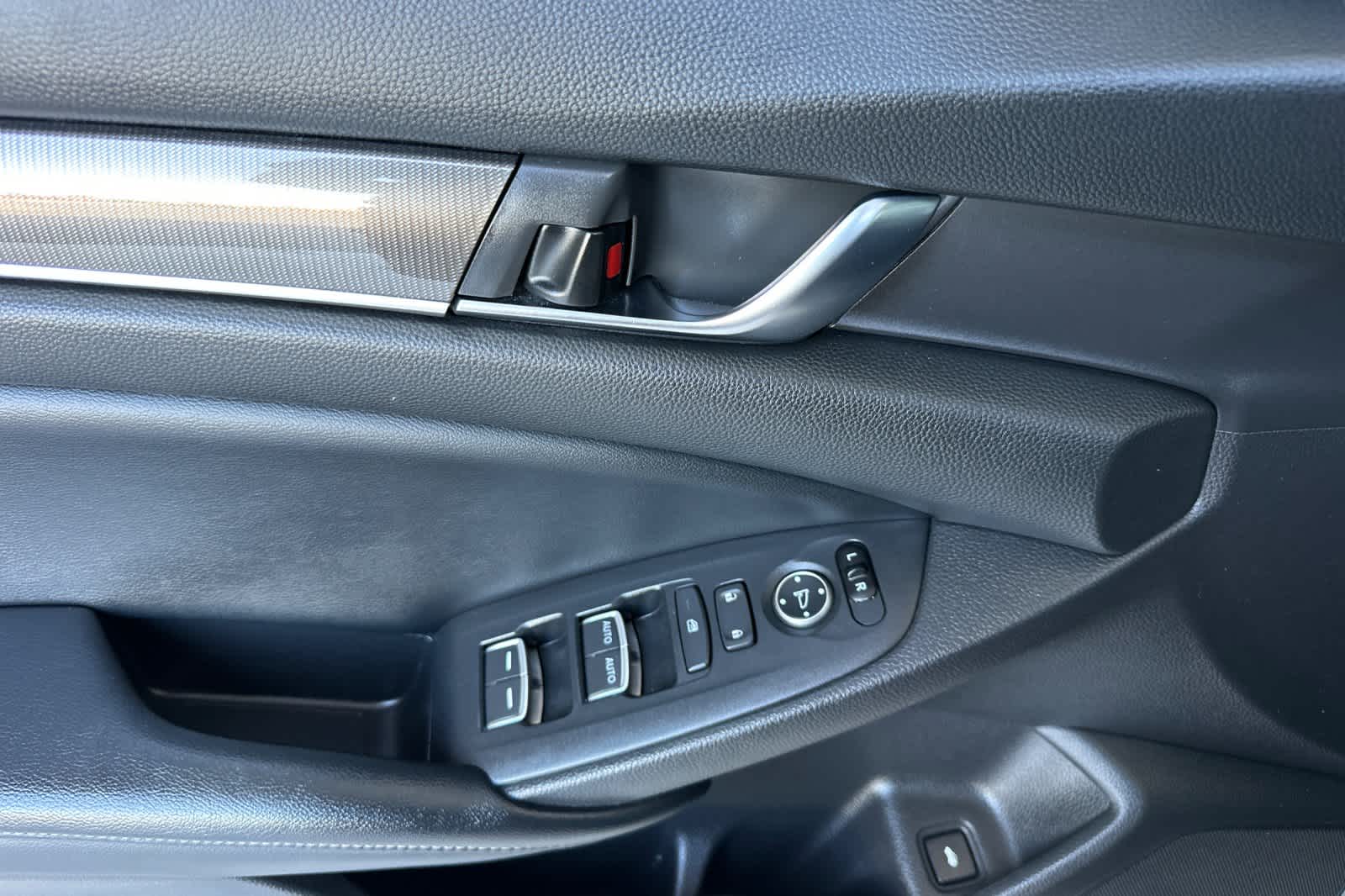 Thumbnail: 2018 Honda Accord - 12