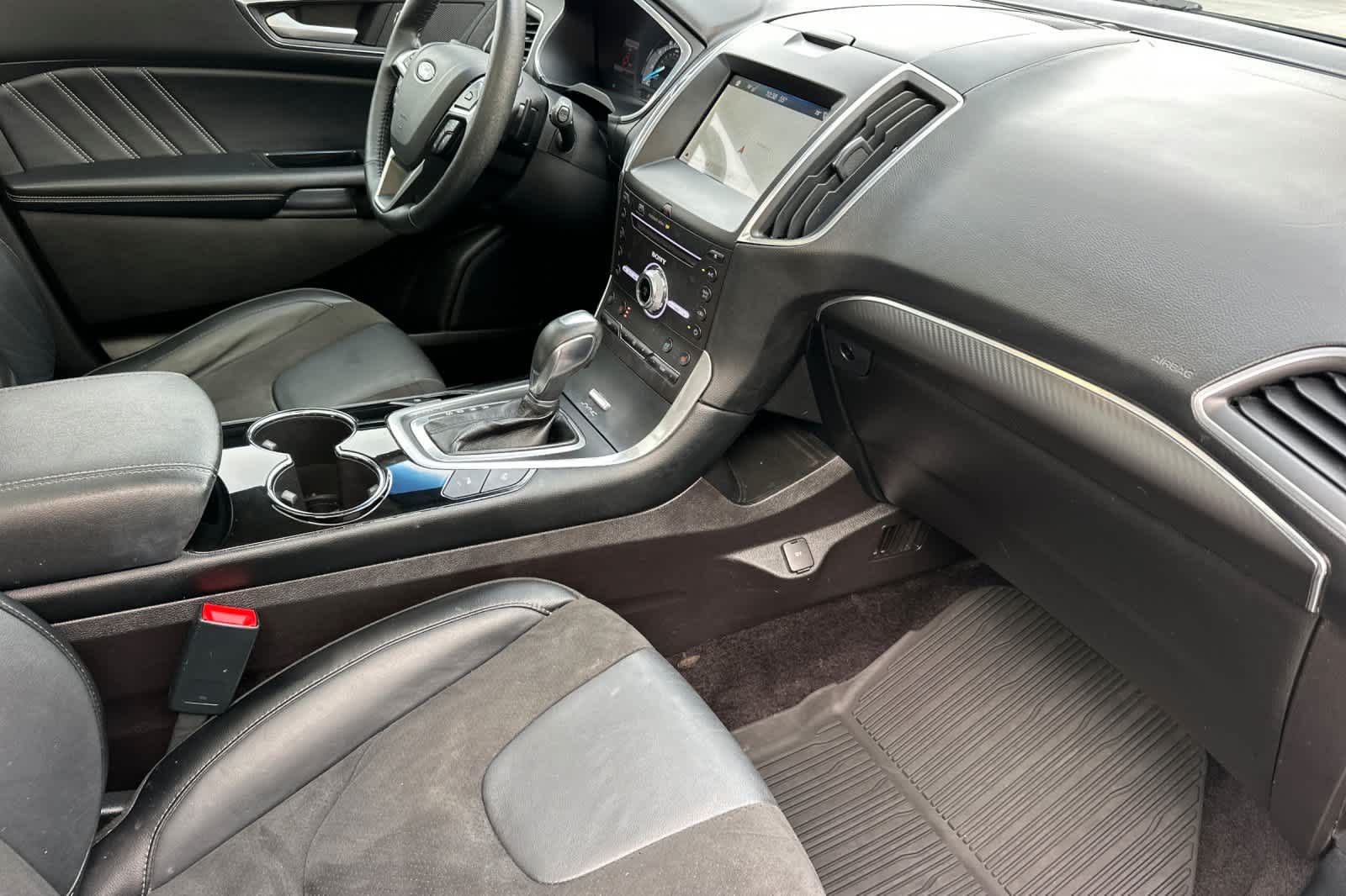 Thumbnail: 2017 Ford Edge - 17