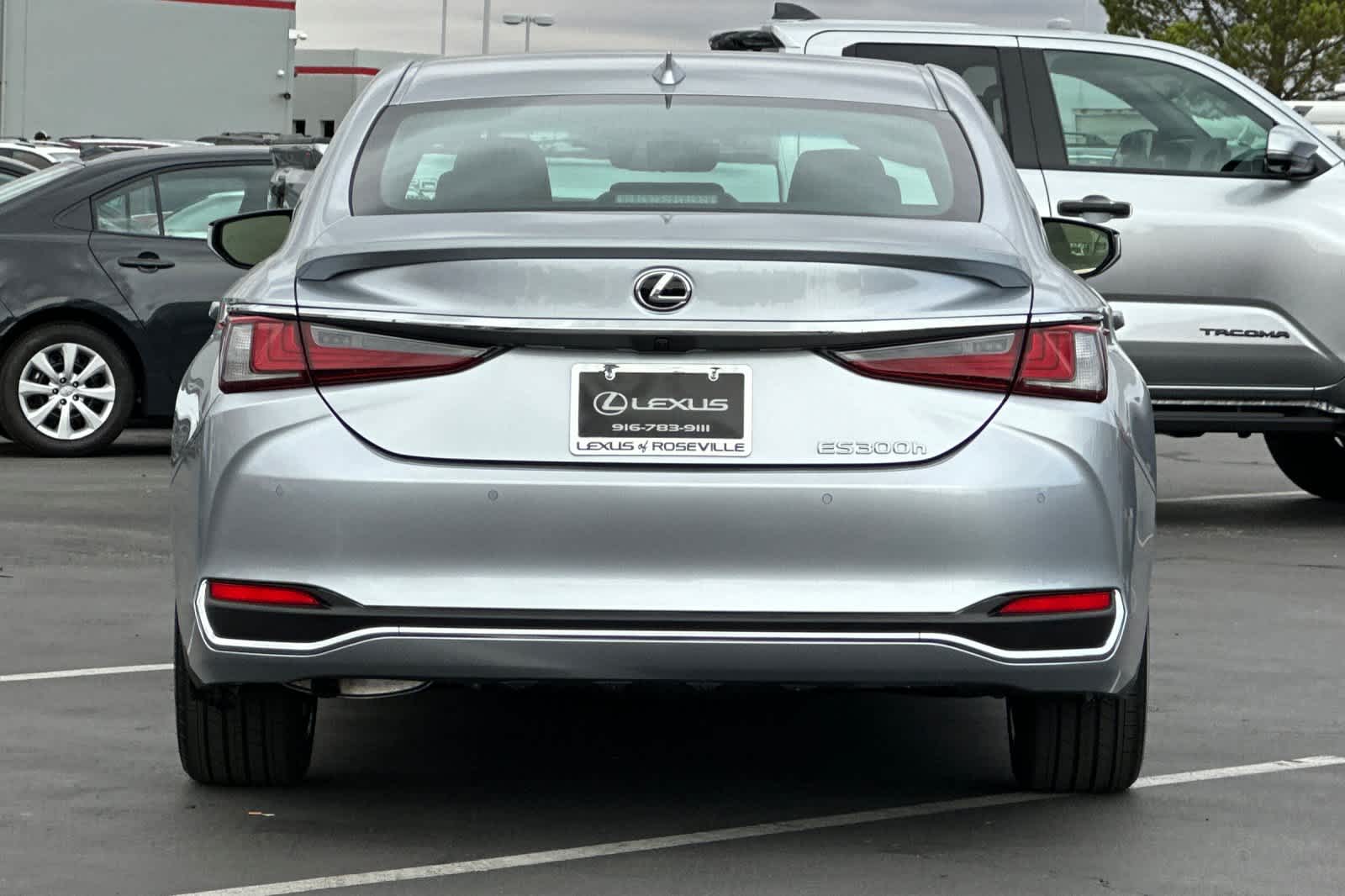 Thumbnail: 2025 Lexus ES - 8