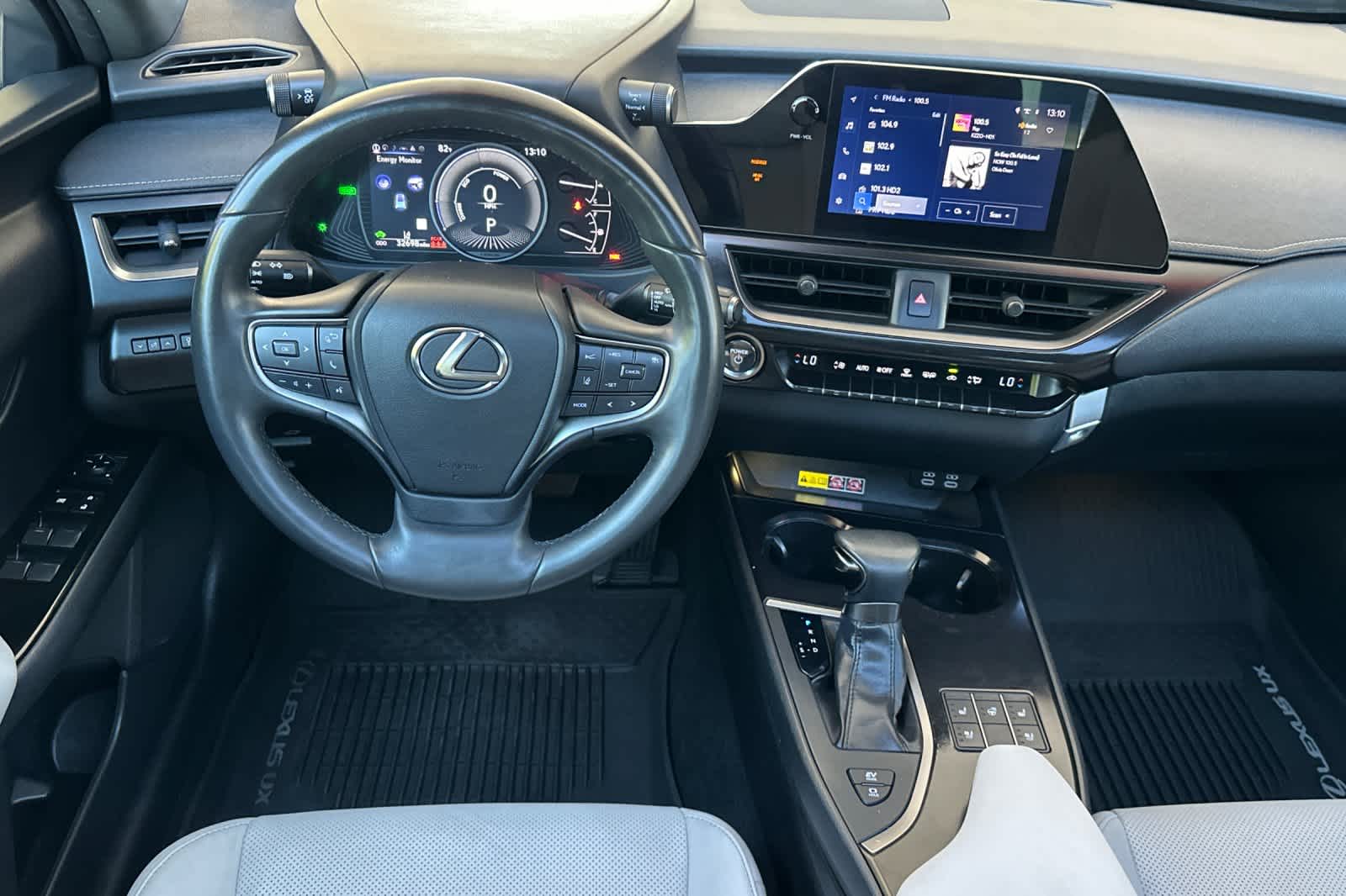 Thumbnail: 2023 Lexus UX - 14