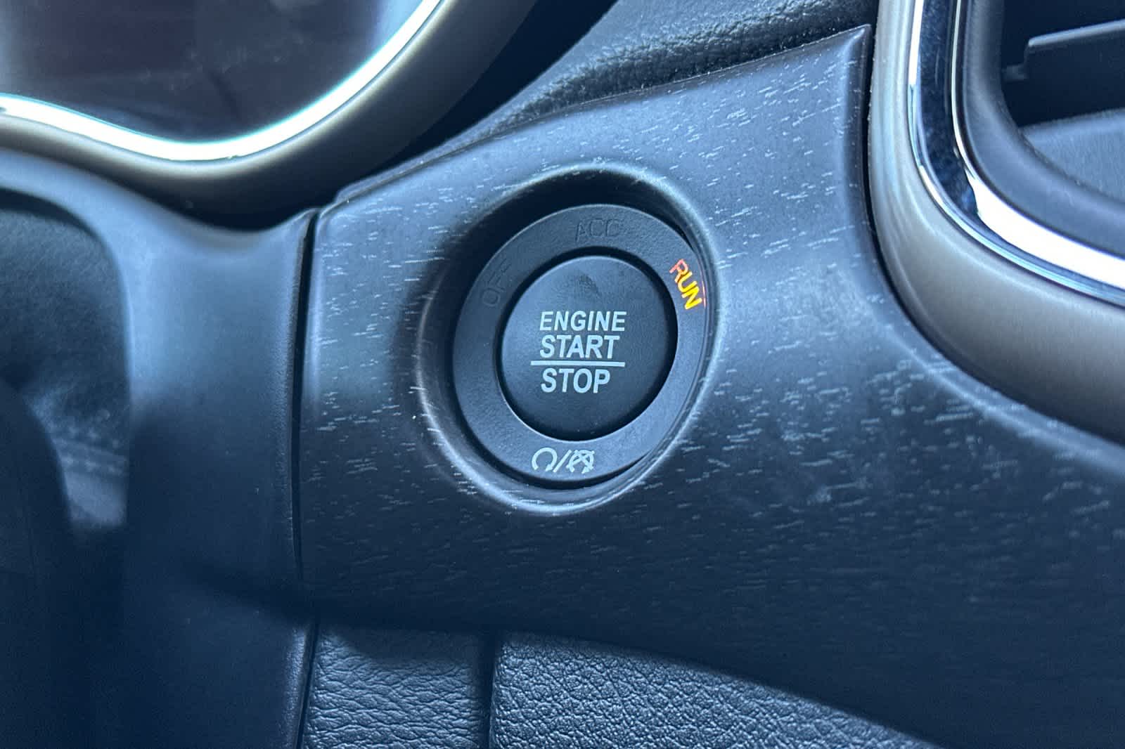 Thumbnail: 2017 Jeep Grand Cherokee - 24