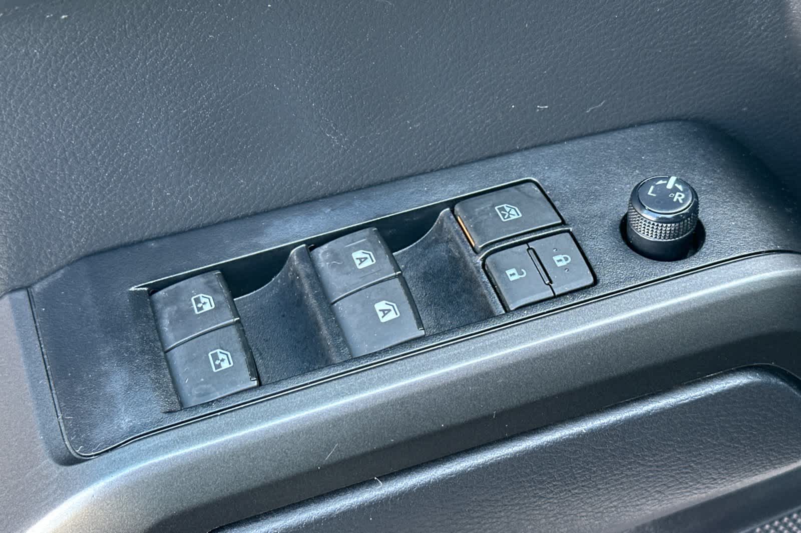 Thumbnail: 2022 Toyota Tacoma - 13