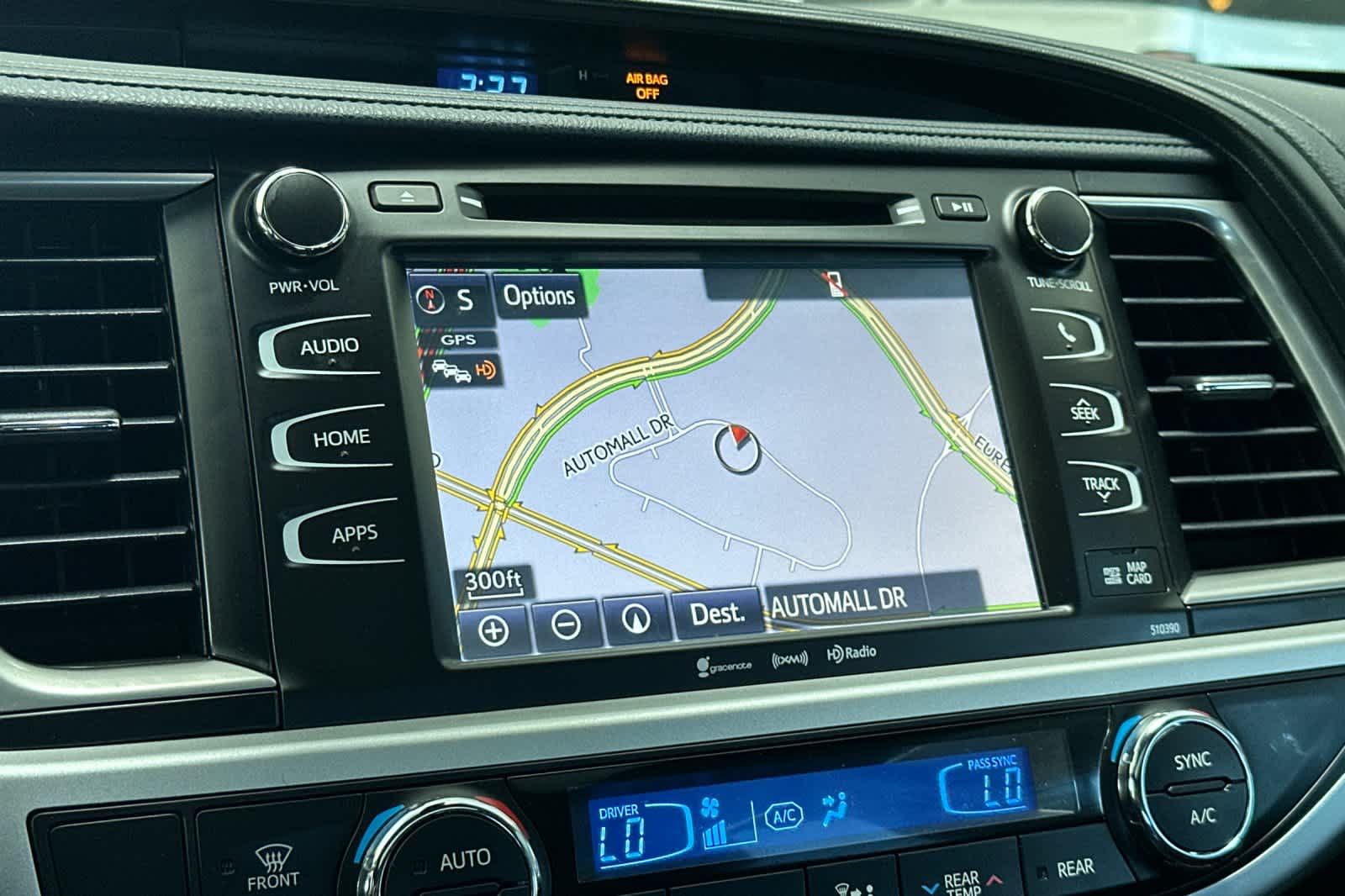Thumbnail: 2019 Toyota Highlander - 22
