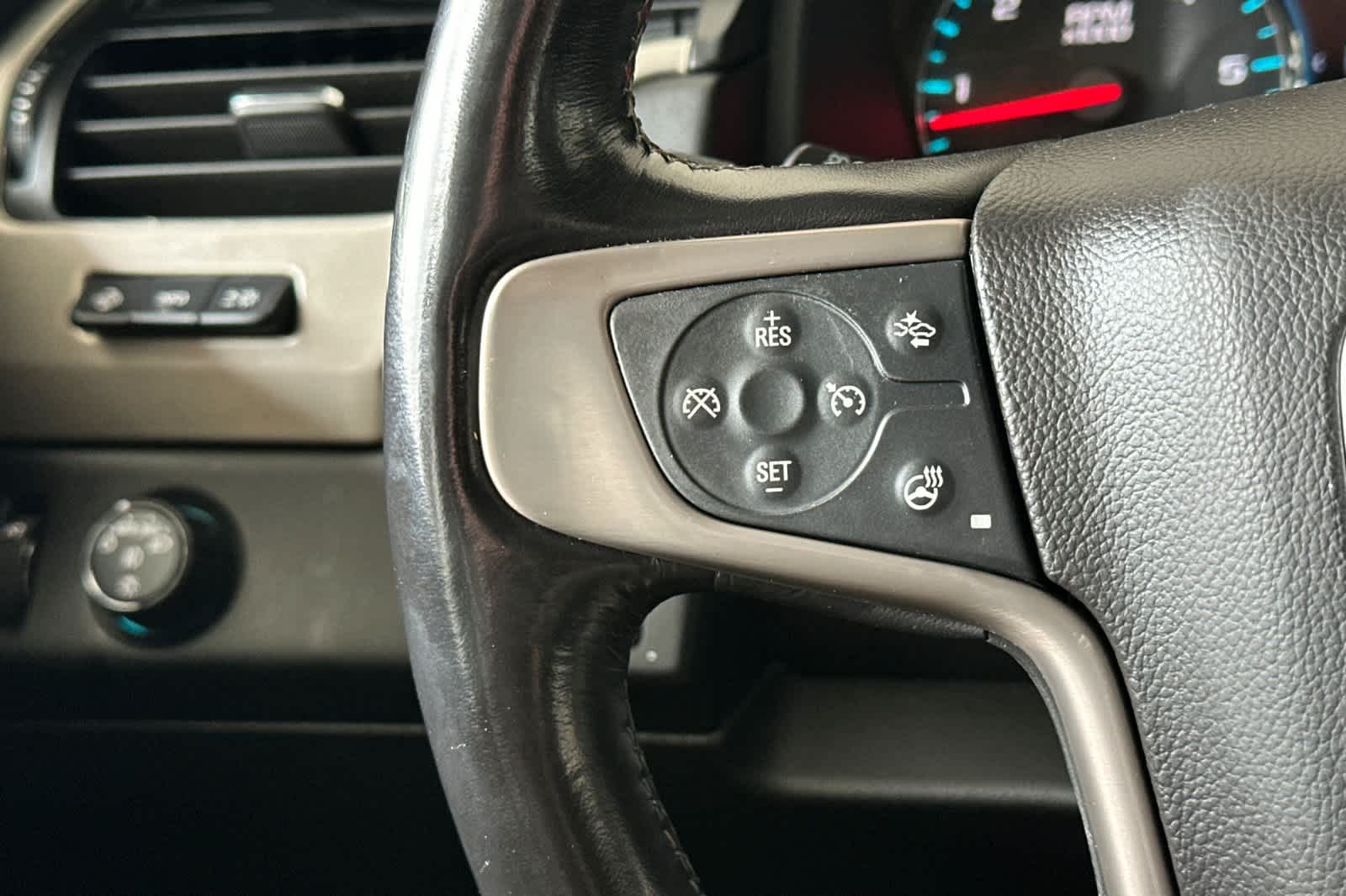 Thumbnail: 2020 GMC Yukon XL - 28