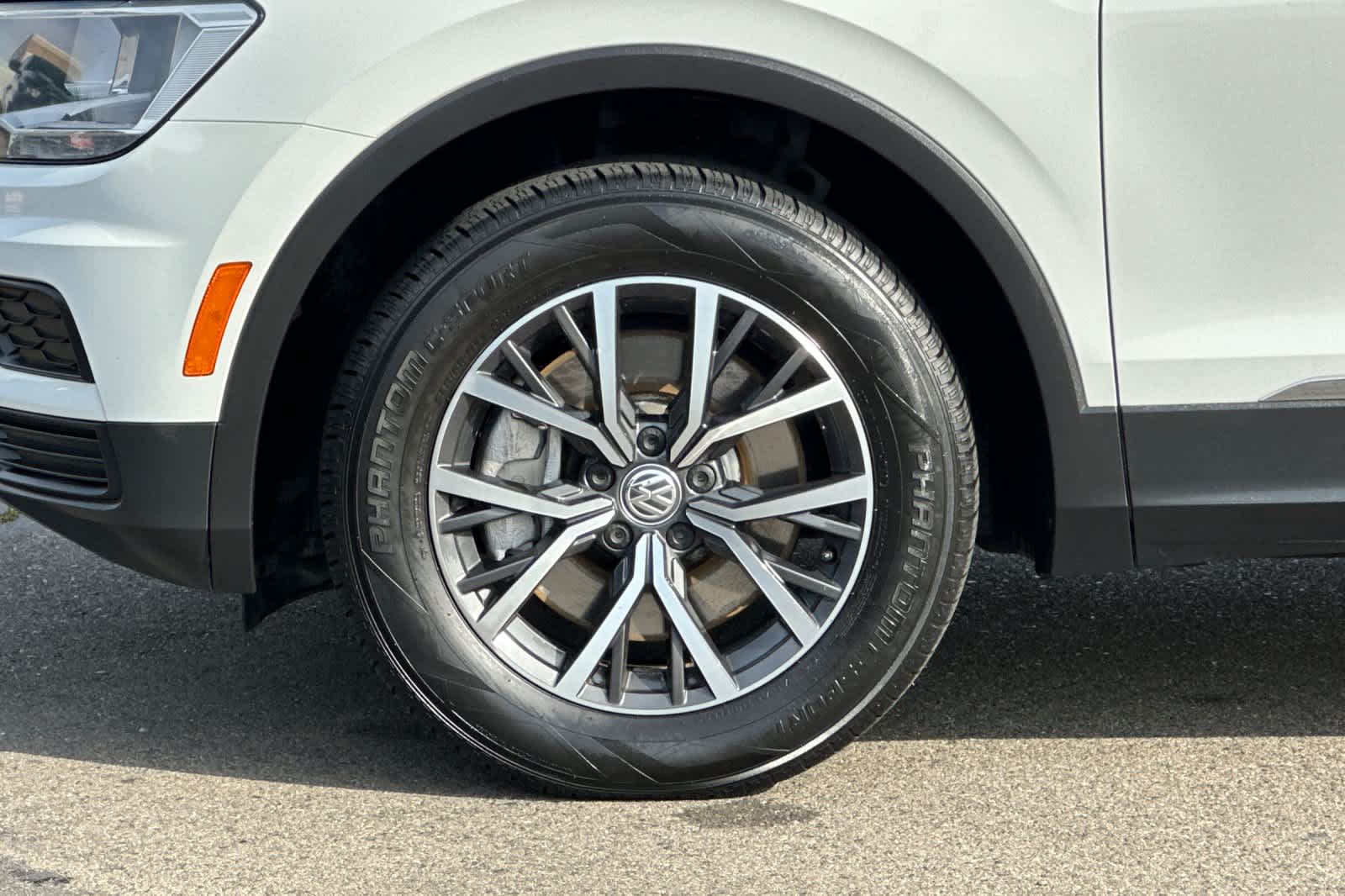 Thumbnail: 2018 Volkswagen Tiguan - 32