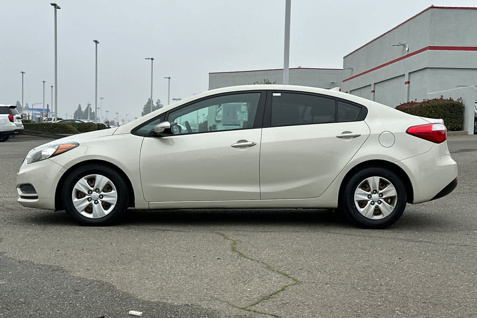 Thumbnail: 2015 Kia Forte - 9