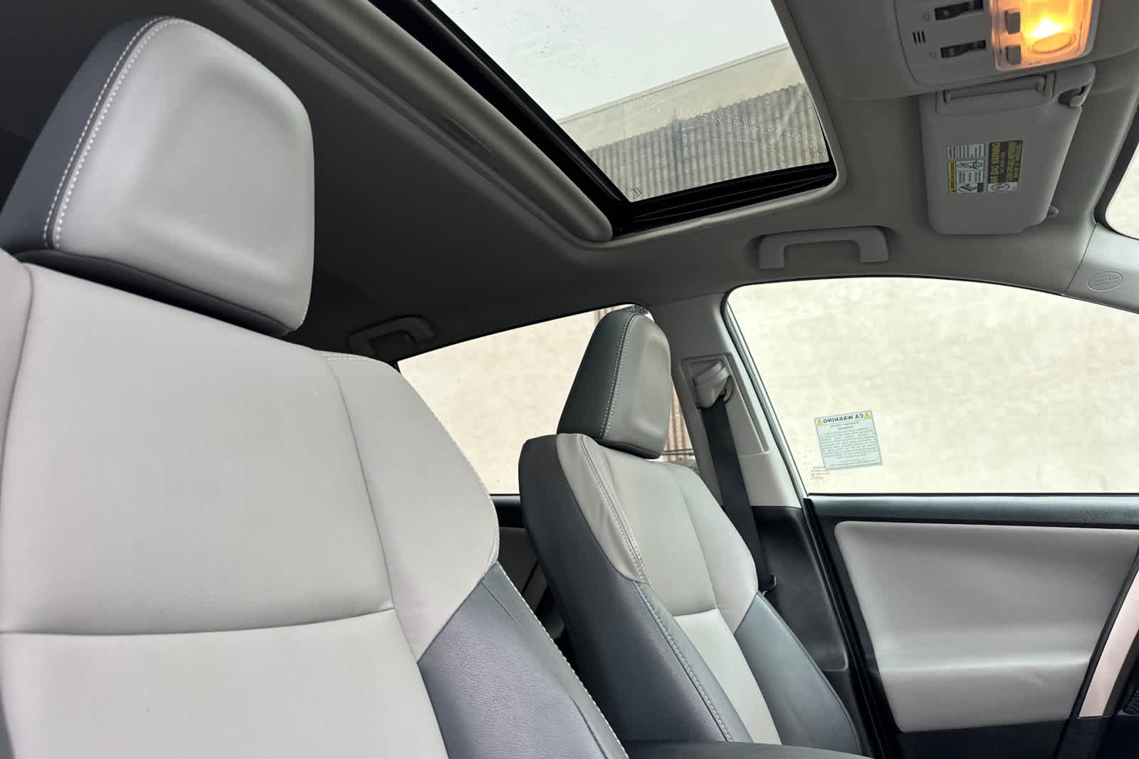 Thumbnail: 2015 Toyota RAV4 - 17