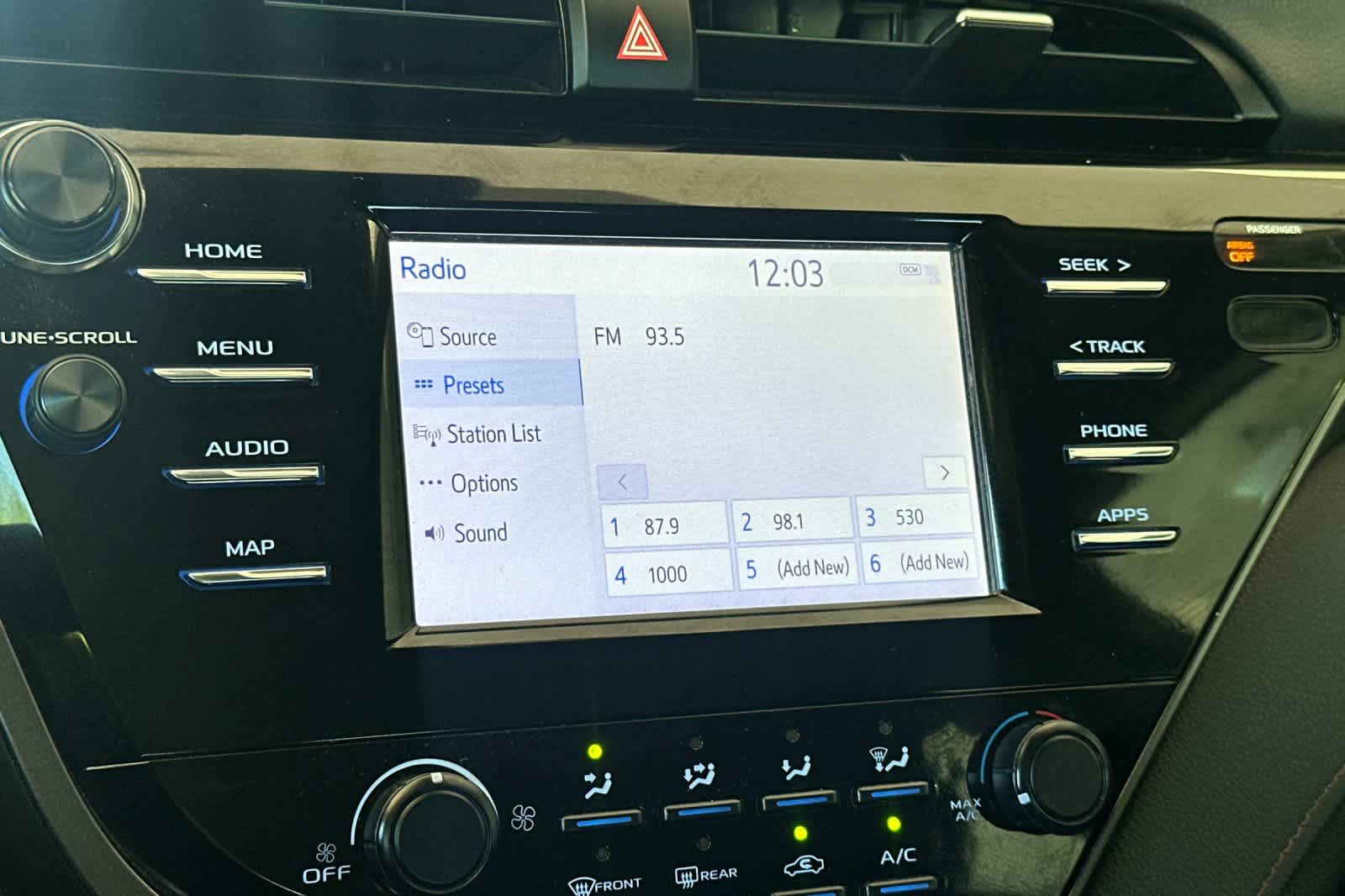 2019 Toyota Camry LE 18