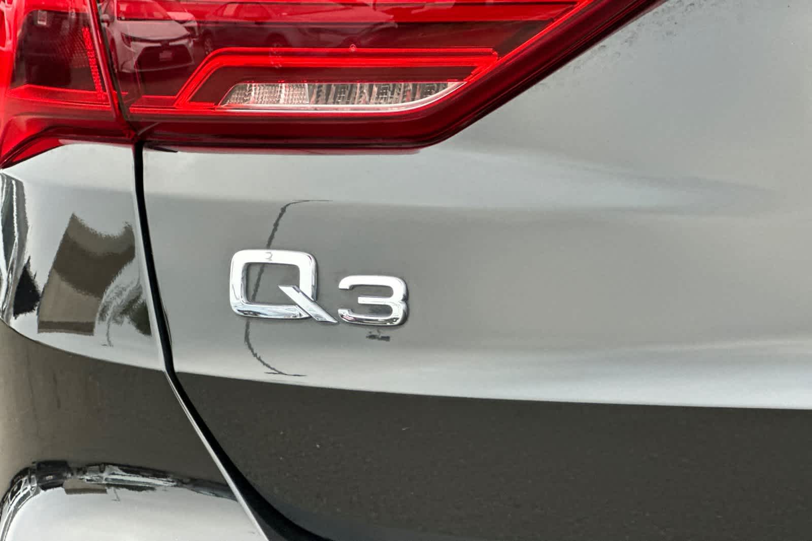 Thumbnail: 2023 Audi Q3 - 32
