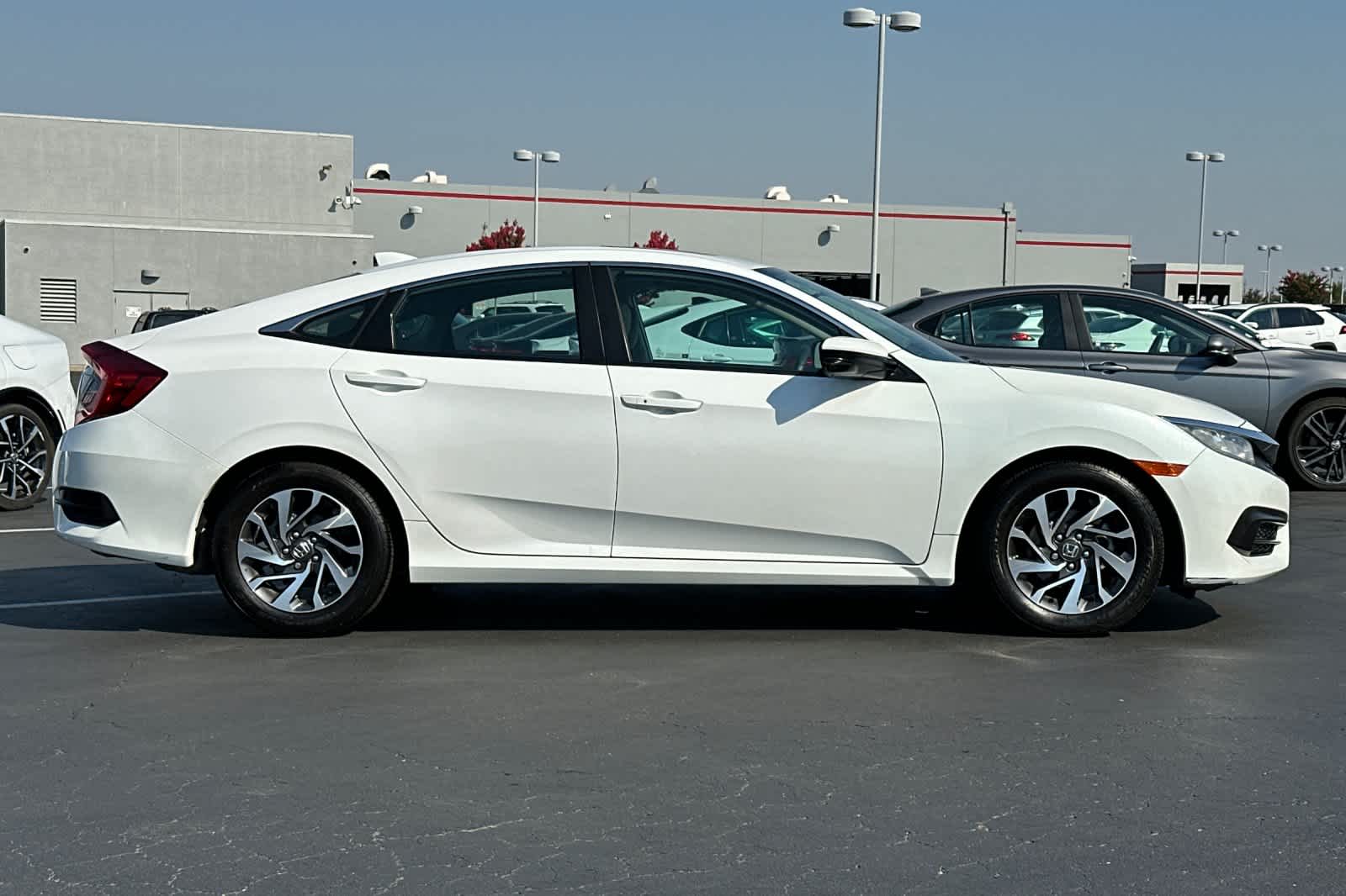 Thumbnail: 2017 Honda Civic - 6