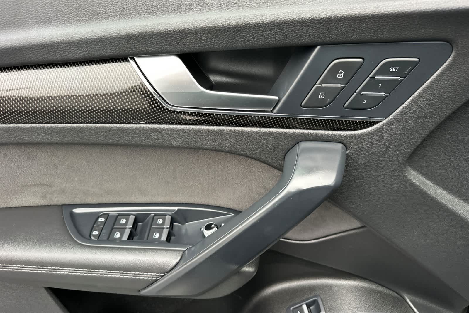 Thumbnail: 2022 Audi SQ5 - 11